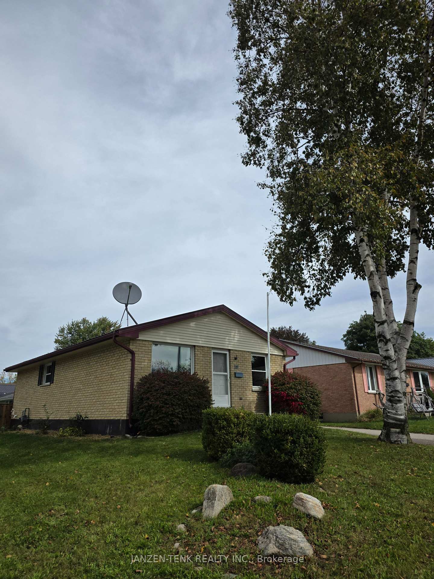 Photo 21 of 119 Moore Avenue, Aylmer — HOMEH