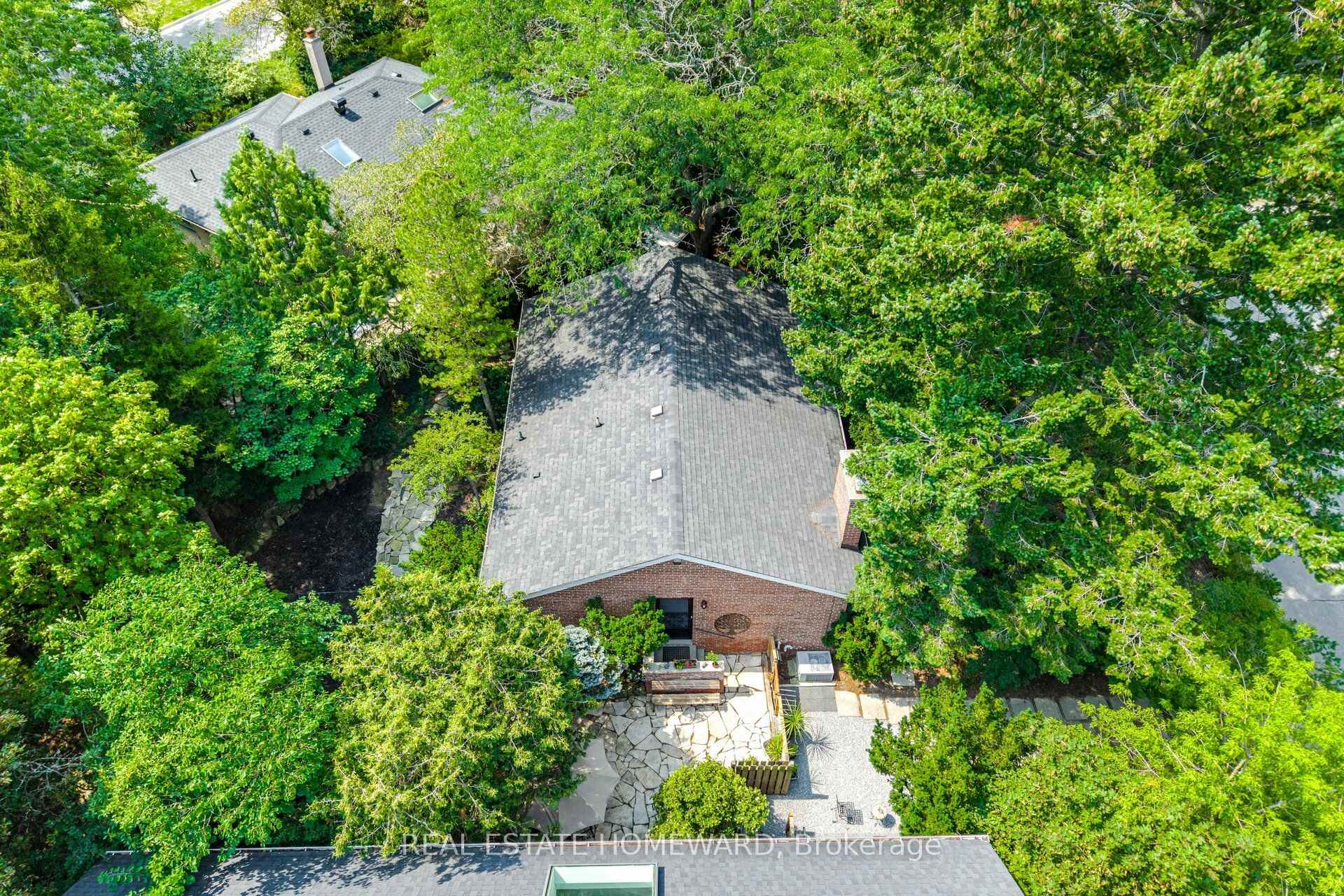 Photo 5 of 3 Shadwell Place, North York, Banbury-Don Mills — HOMEH