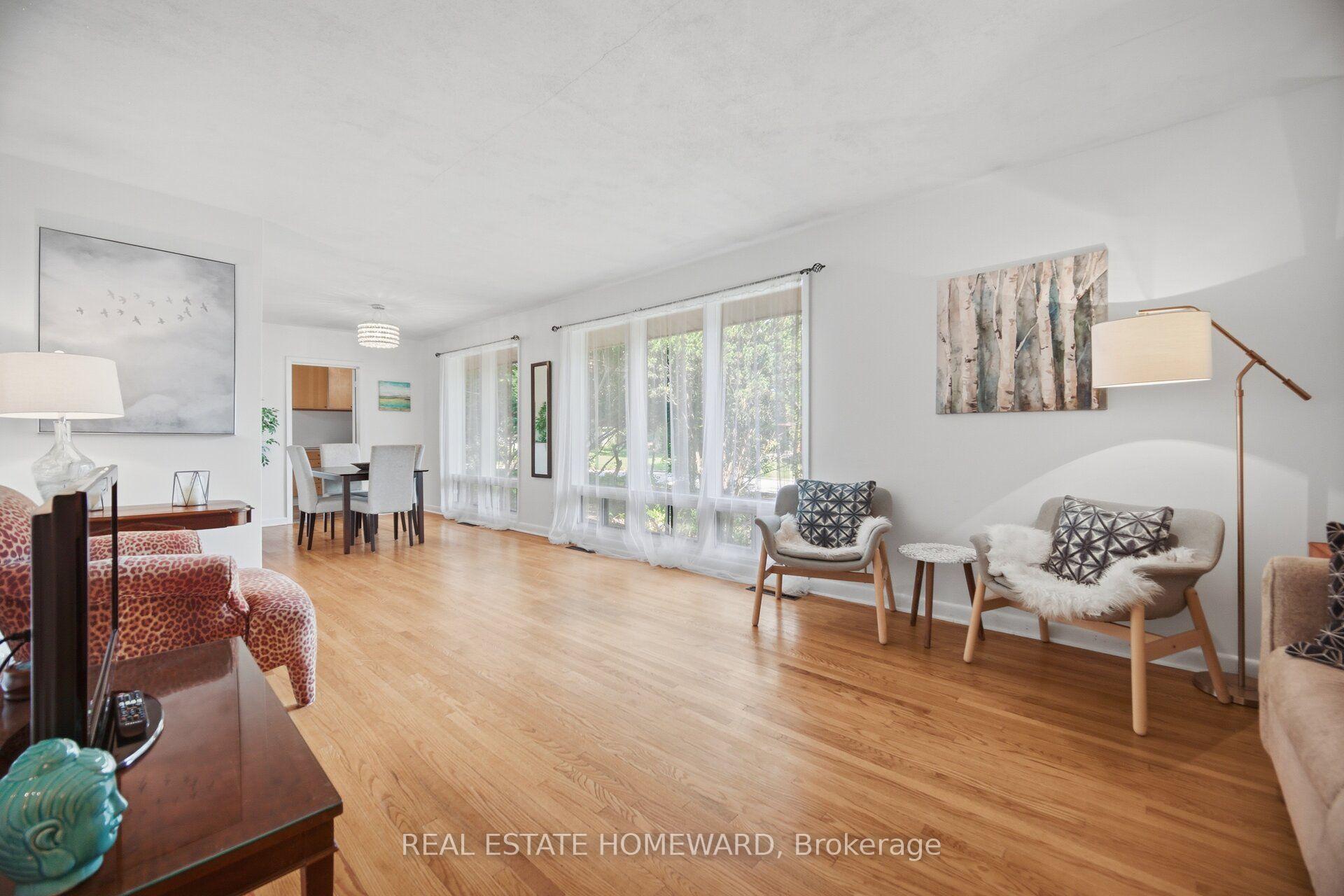 Photo 8 of 3 Shadwell Place, North York, Banbury-Don Mills — HOMEH