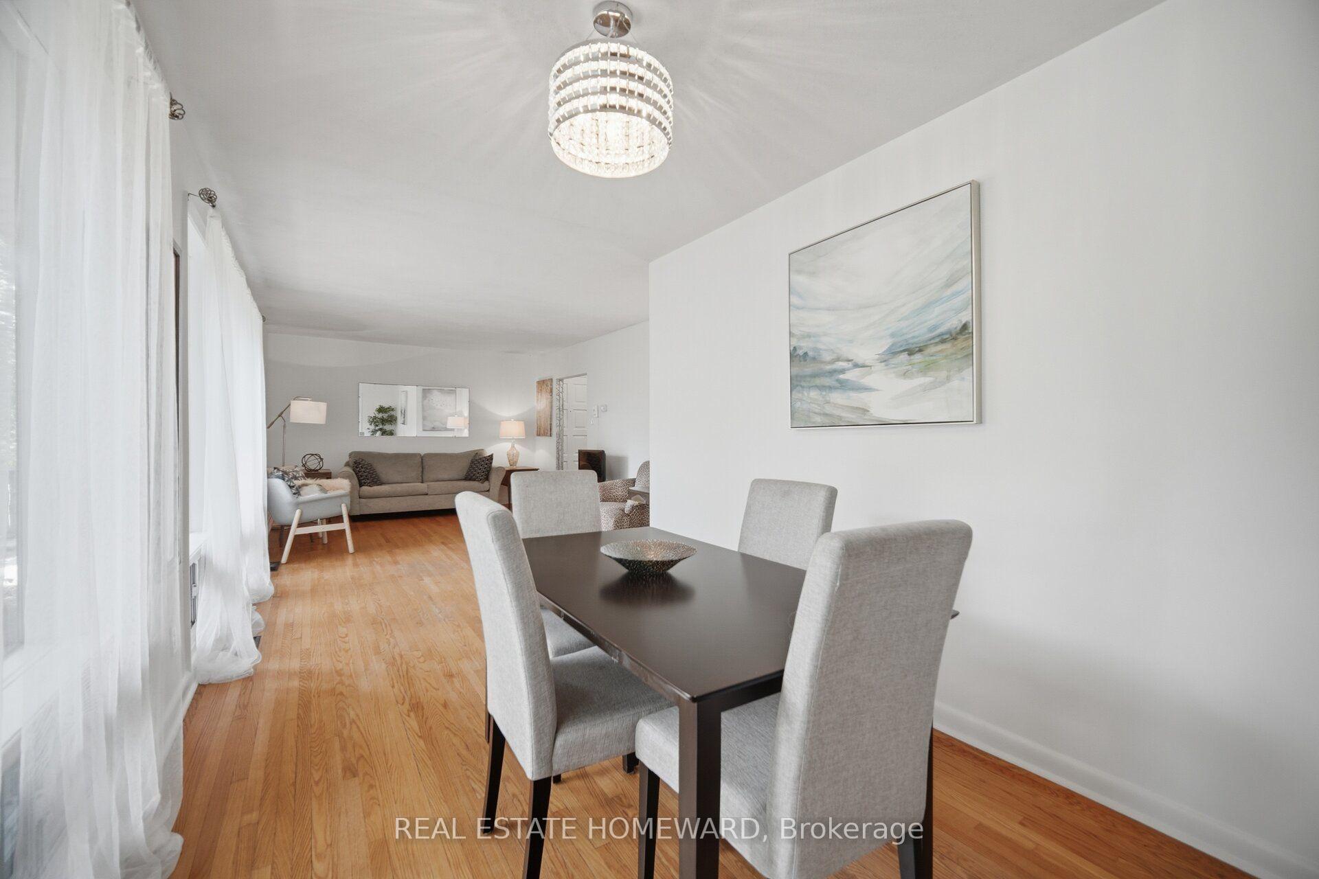 Photo 13 of 3 Shadwell Place, North York, Banbury-Don Mills — HOMEH