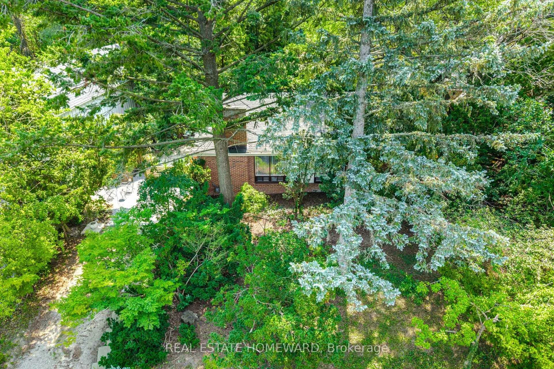 Photo 4 of 3 Shadwell Place, North York, Banbury-Don Mills — HOMEH