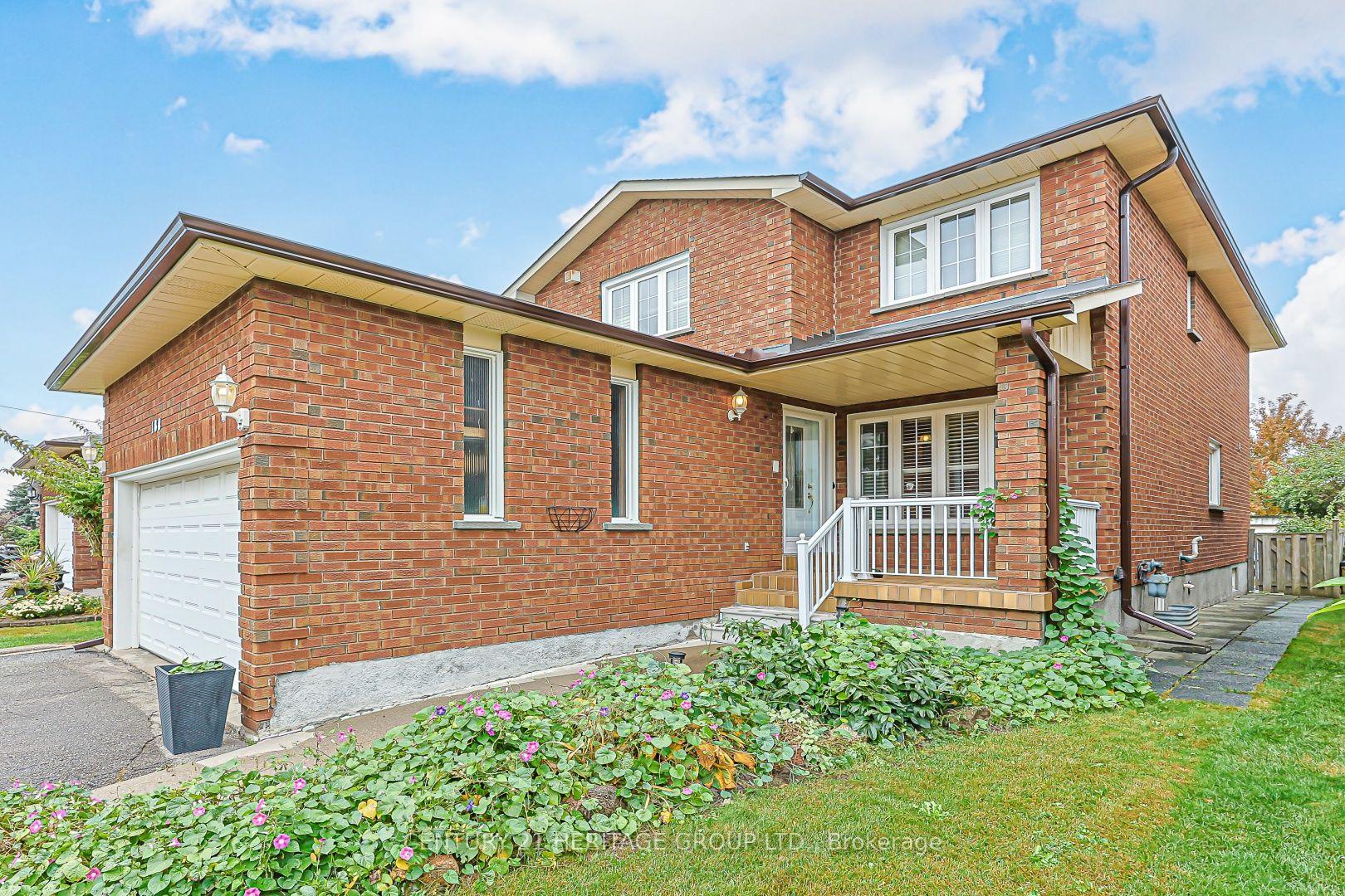 Photo 2 of 100 Adrianno Crescent, Vaughan, East Woodbridge — HOMEH