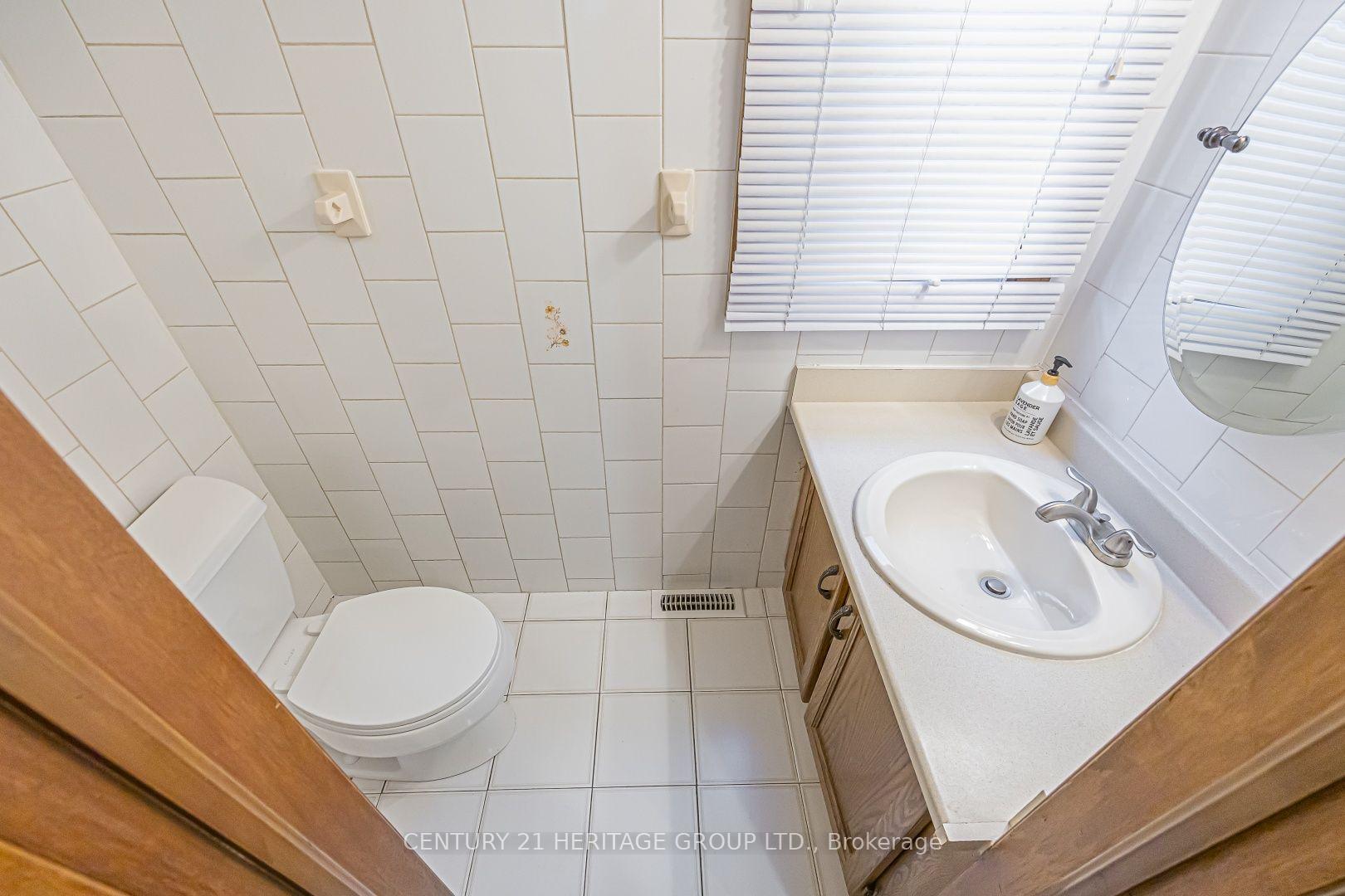 Photo 15 of 100 Adrianno Crescent, Vaughan, East Woodbridge — HOMEH