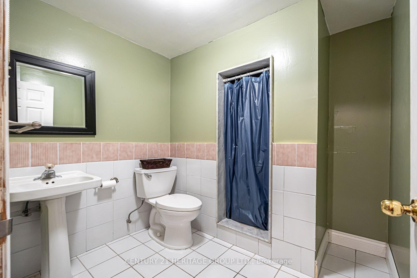 Photo 34 of 100 Adrianno Crescent, Vaughan, East Woodbridge — HOMEH