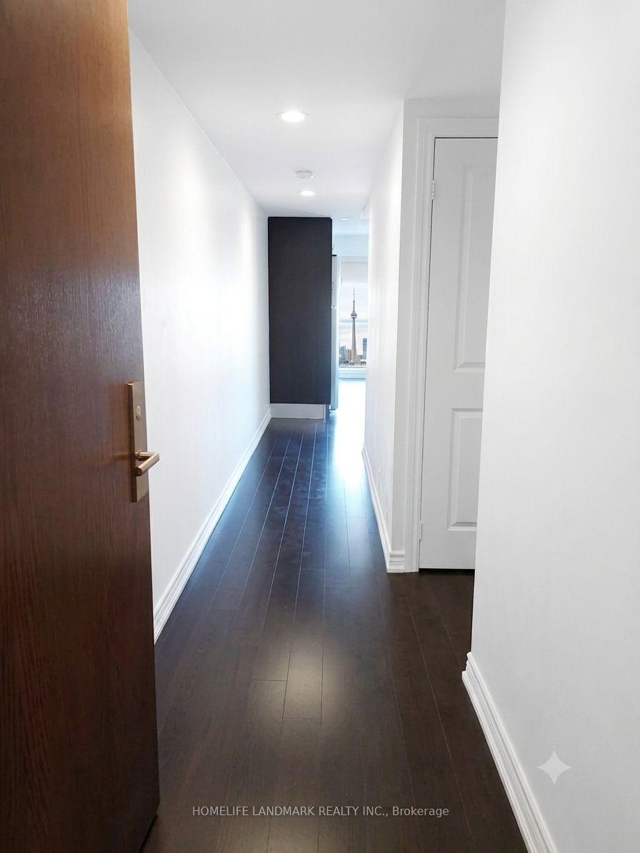 Photo 4 of Unit 4206, 386 Yonge Street, Toronto, Bay Street Corridor — HOMEH