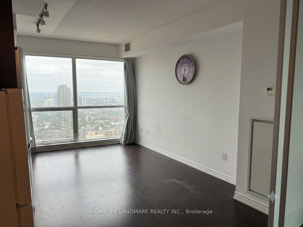 Photo 7 of Unit 4206, 386 Yonge Street, Toronto, Bay Street Corridor — HOMEH