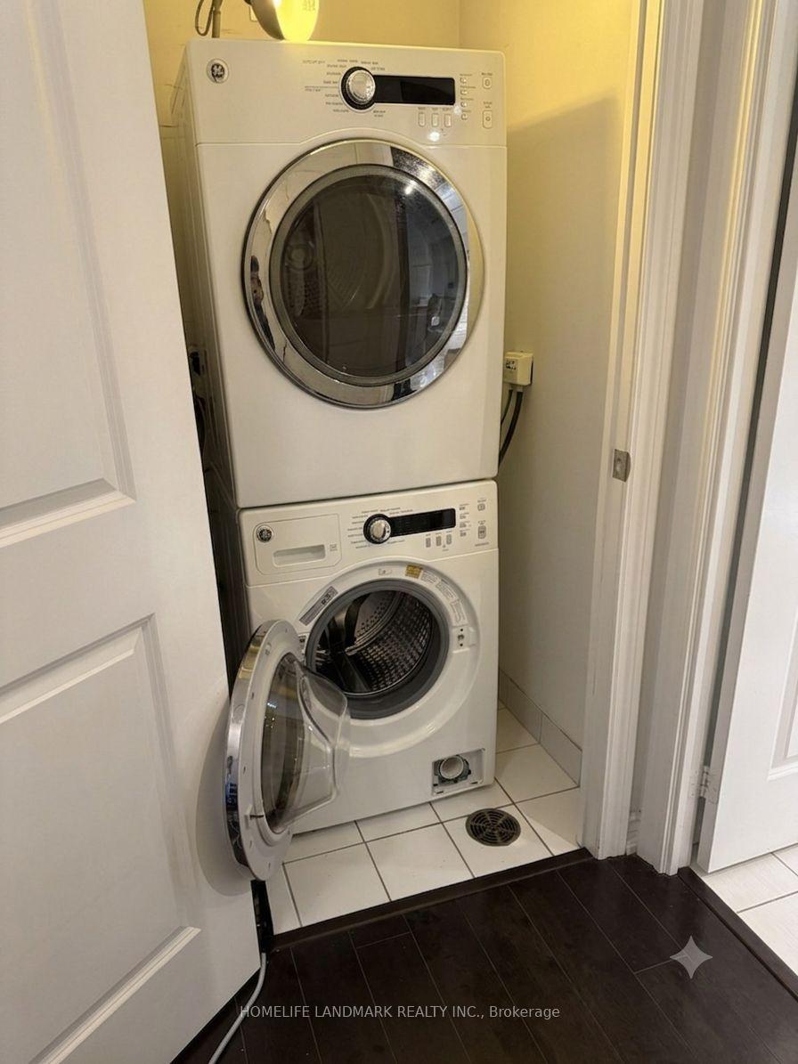 Photo 8 of Unit 4206, 386 Yonge Street, Toronto, Bay Street Corridor — HOMEH