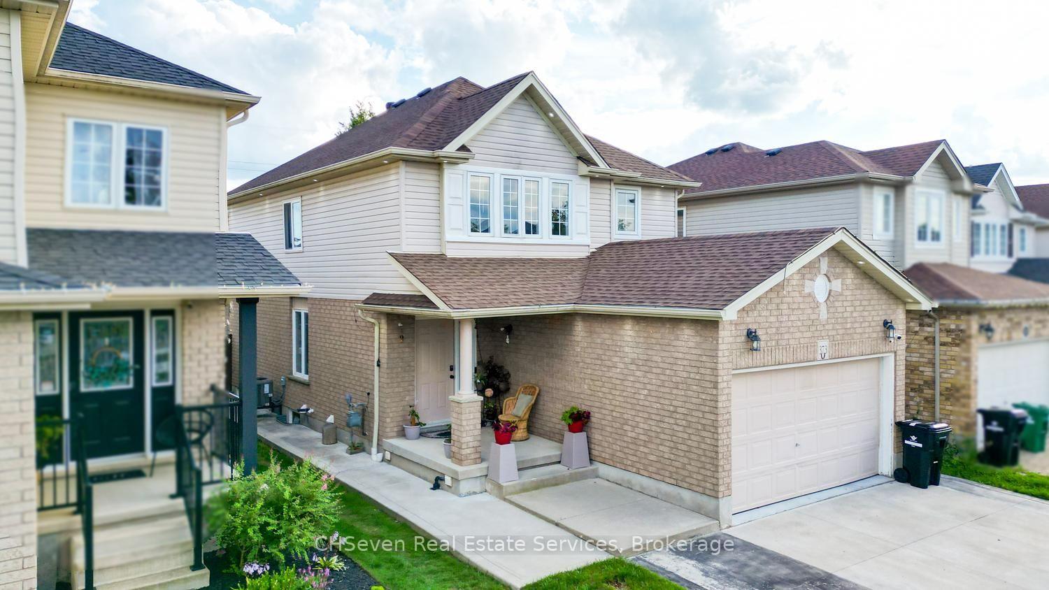 Photo 2 of 373 Thomas Slee Drive, Kitchener, Doon South — HOMEH