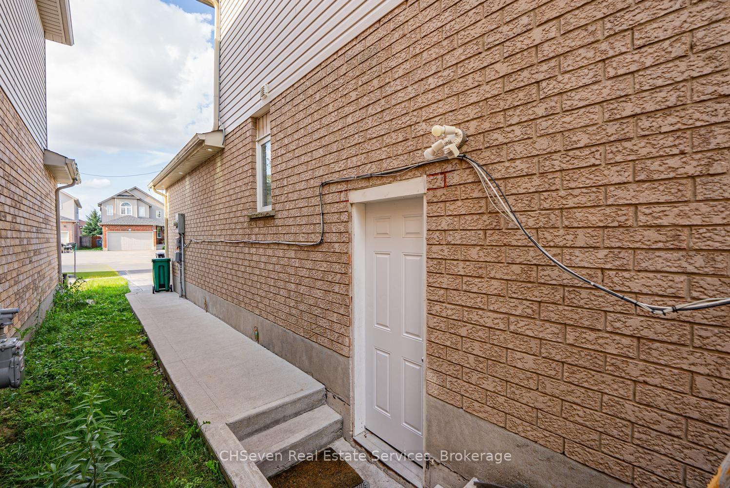 Photo 30 of 373 Thomas Slee Drive, Kitchener, Doon South — HOMEH