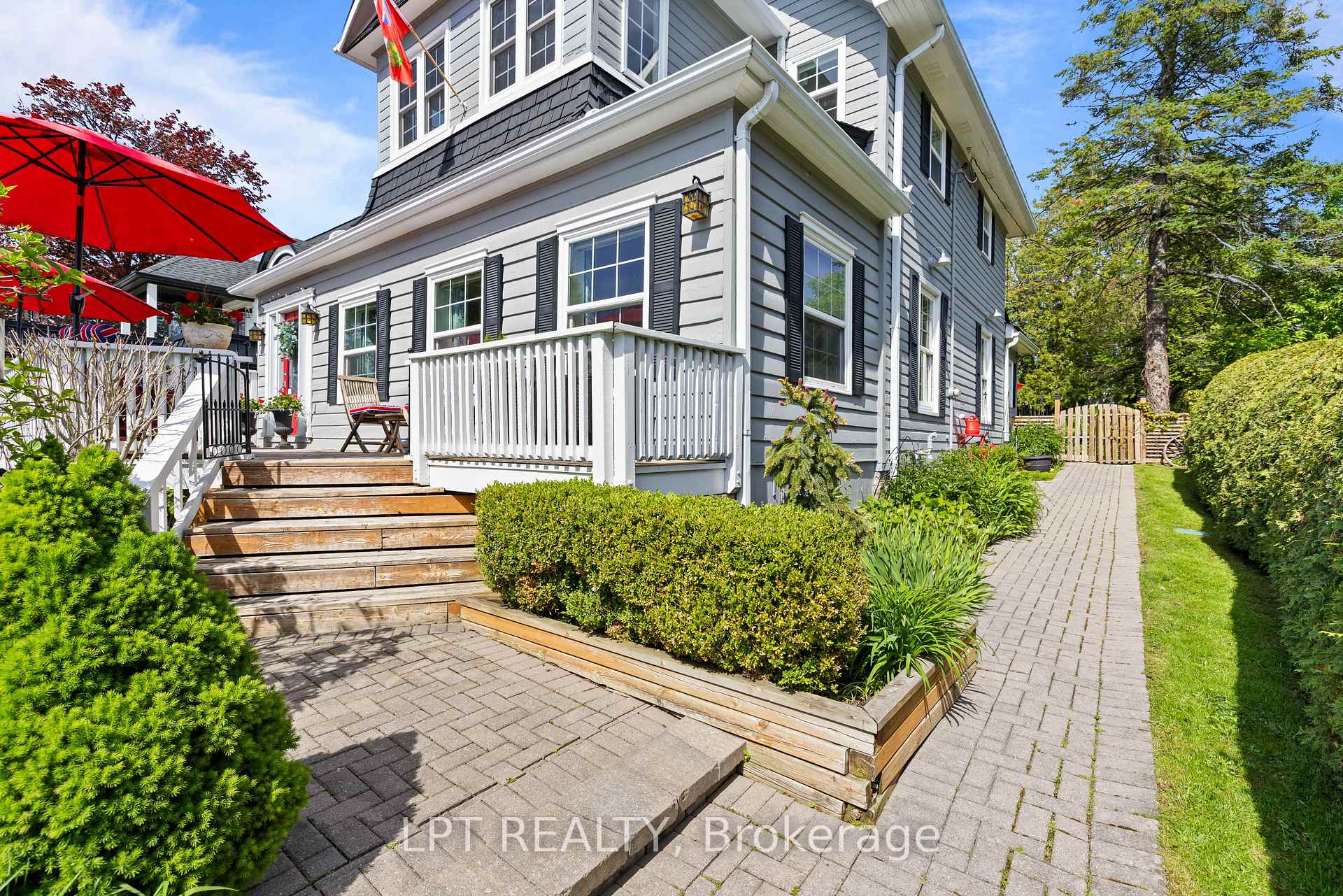 Photo 8 of 145 Lake Drive N, Georgina, Keswick North — HOMEH