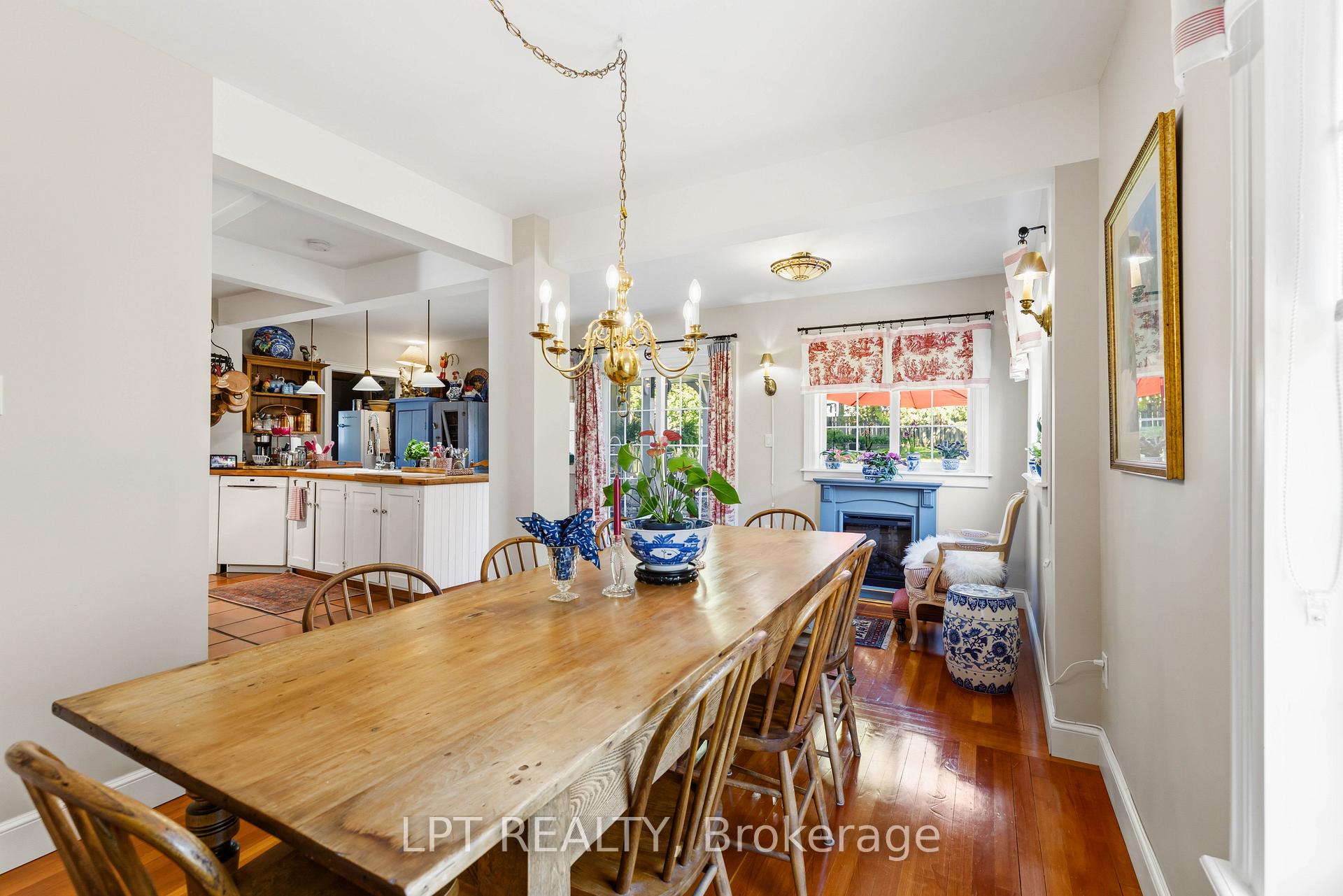 Photo 15 of 145 Lake Drive N, Georgina, Keswick North — HOMEH
