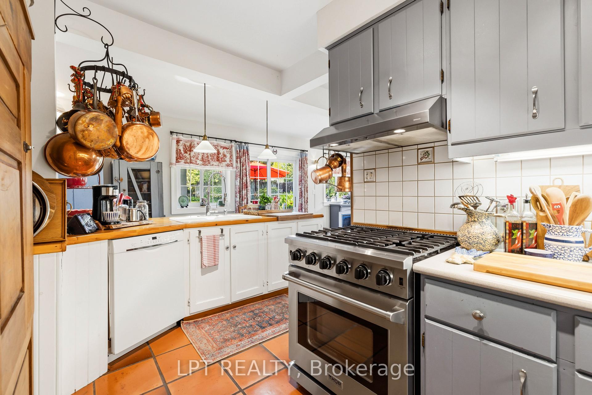 Photo 18 of 145 Lake Drive N, Georgina, Keswick North — HOMEH
