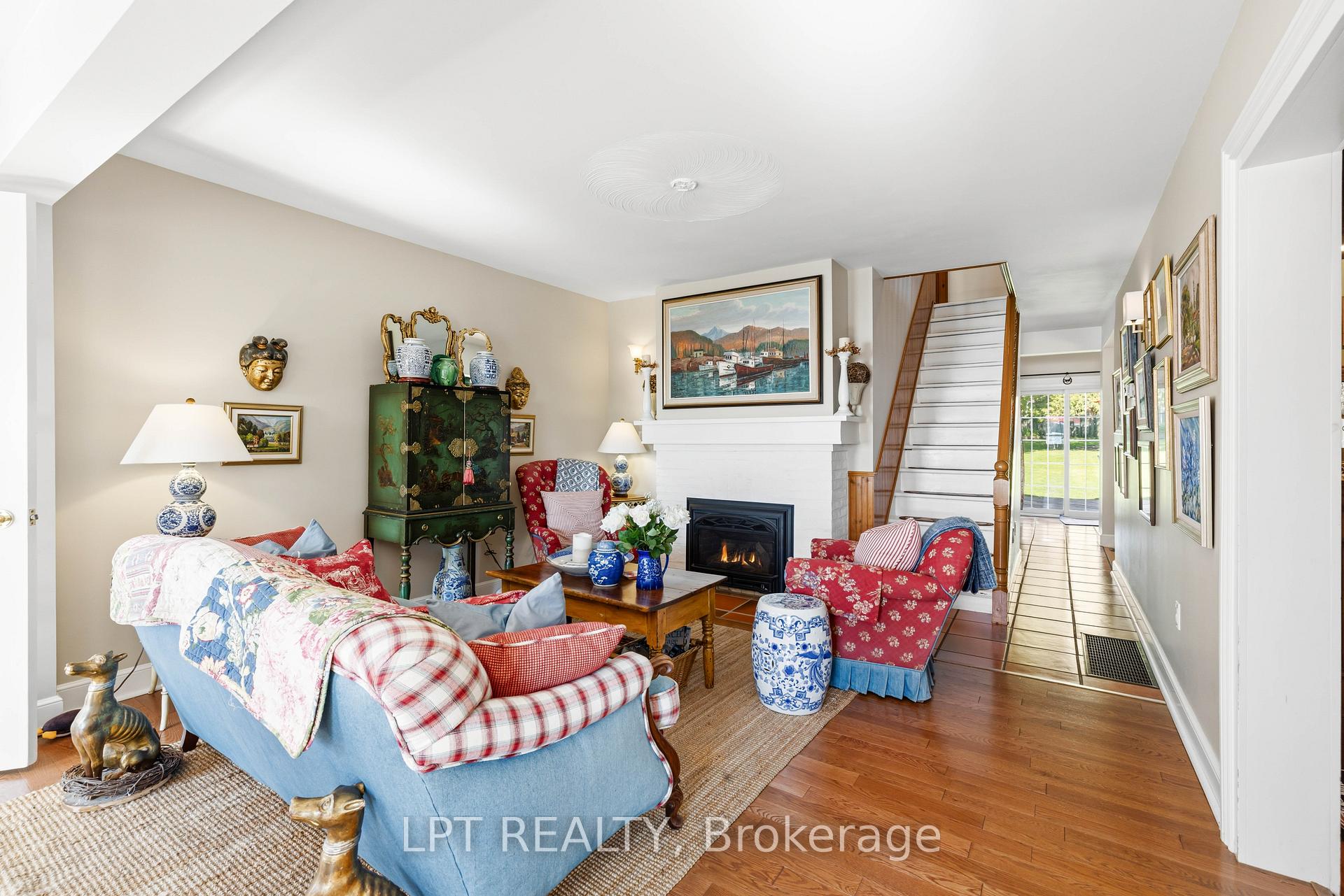 Photo 21 of 145 Lake Drive N, Georgina, Keswick North — HOMEH