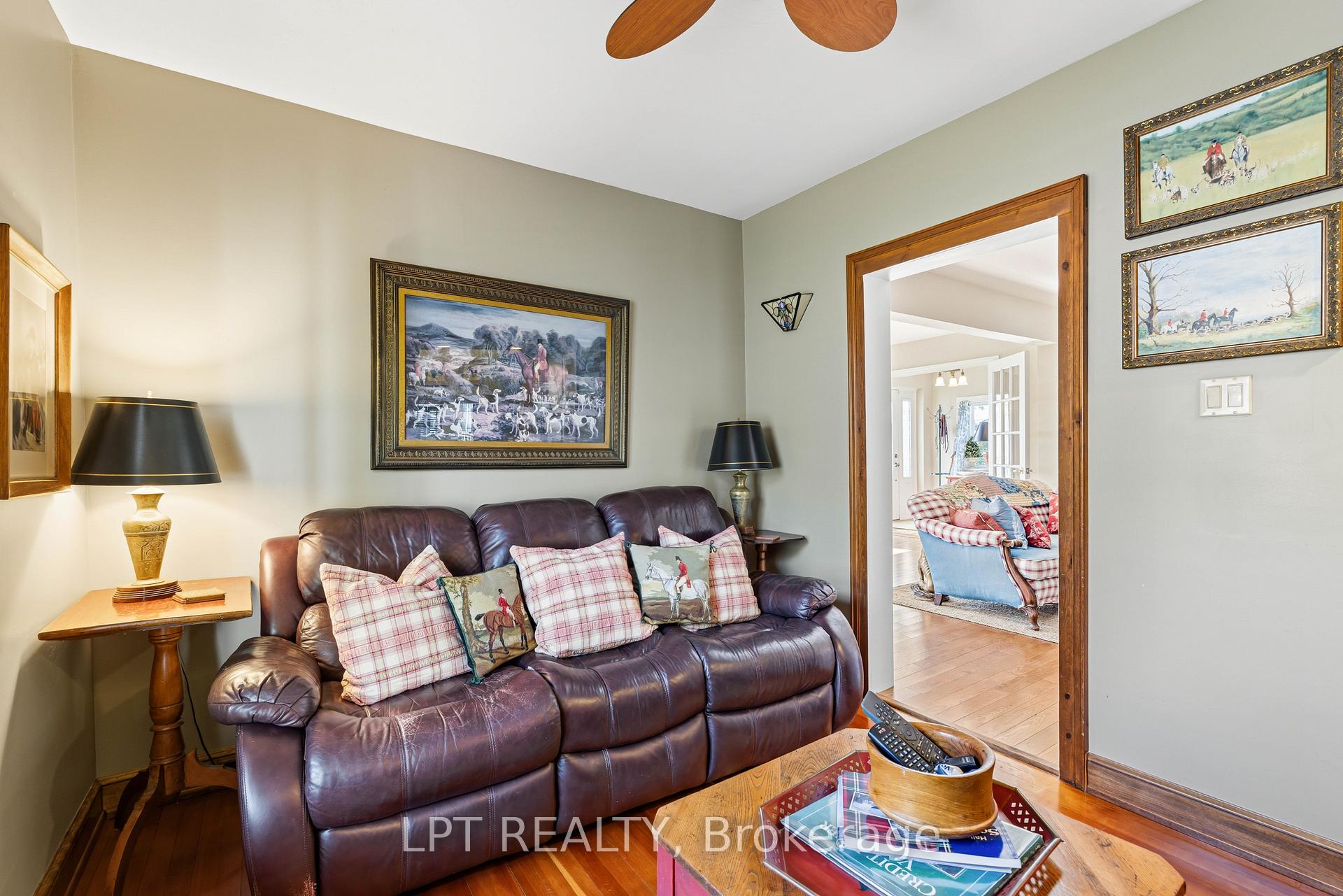 Photo 22 of 145 Lake Drive N, Georgina, Keswick North — HOMEH