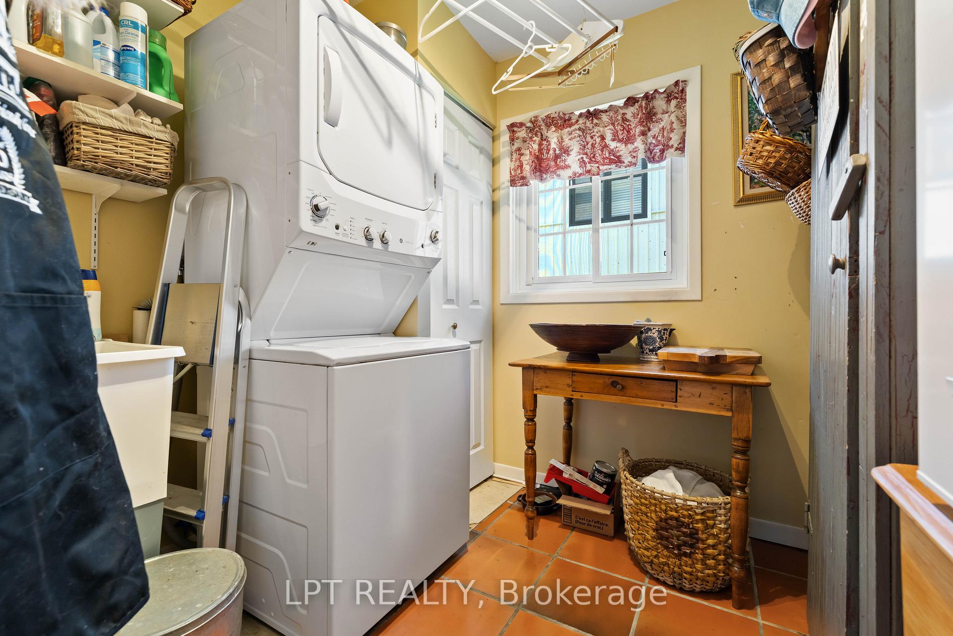 Photo 27 of 145 Lake Drive N, Georgina, Keswick North — HOMEH