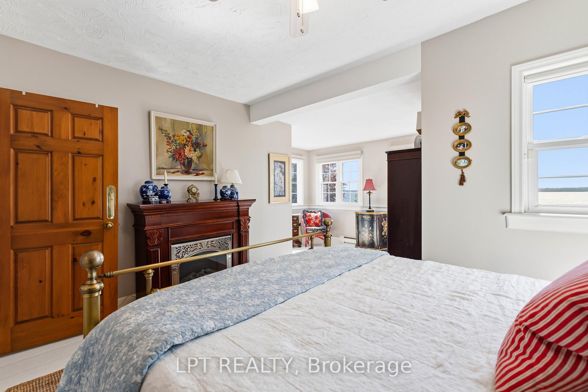 Photo 29 of 145 Lake Drive N, Georgina, Keswick North — HOMEH