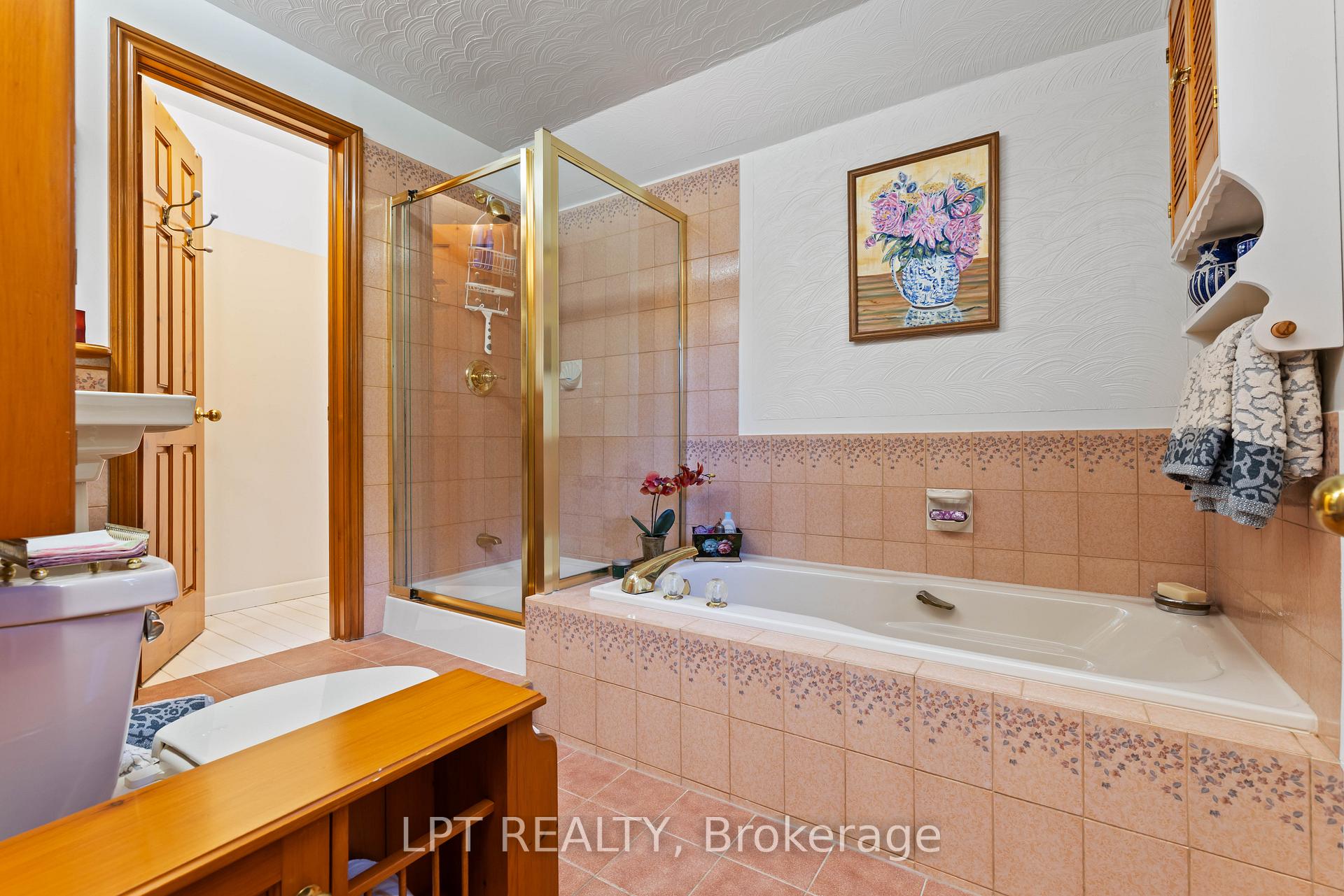 Photo 36 of 145 Lake Drive N, Georgina, Keswick North — HOMEH
