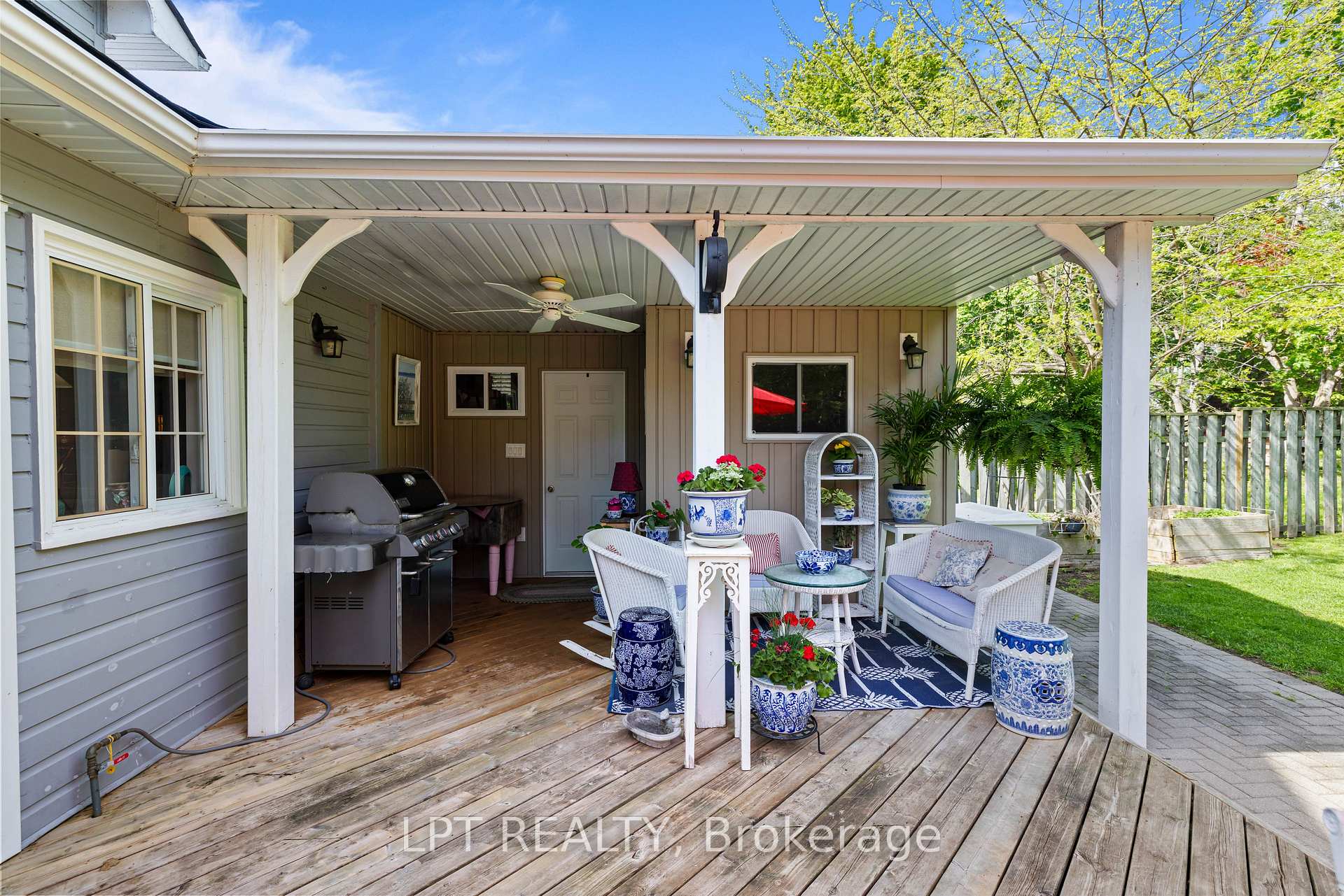 Photo 38 of 145 Lake Drive N, Georgina, Keswick North — HOMEH