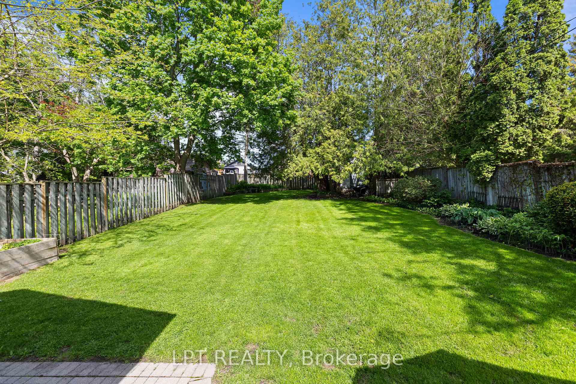 Photo 42 of 145 Lake Drive N, Georgina, Keswick North — HOMEH