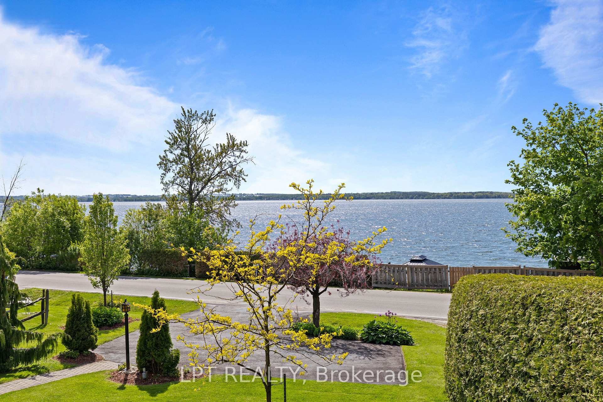 Photo 44 of 145 Lake Drive N, Georgina, Keswick North — HOMEH