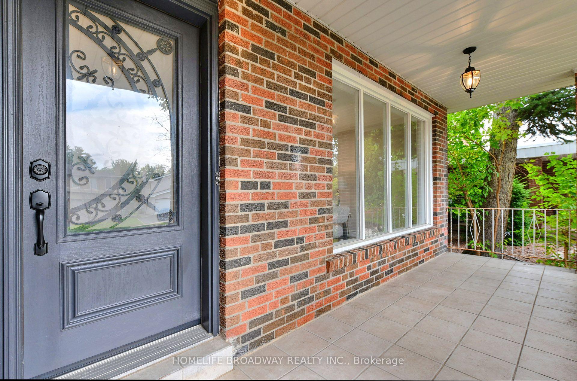 Photo 3 of 30 Gossamer Avenue, North York, Newtonbrook East — HOMEH