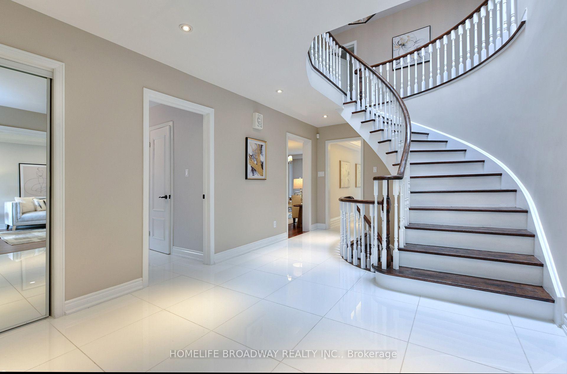 Photo 4 of 30 Gossamer Avenue, North York, Newtonbrook East — HOMEH
