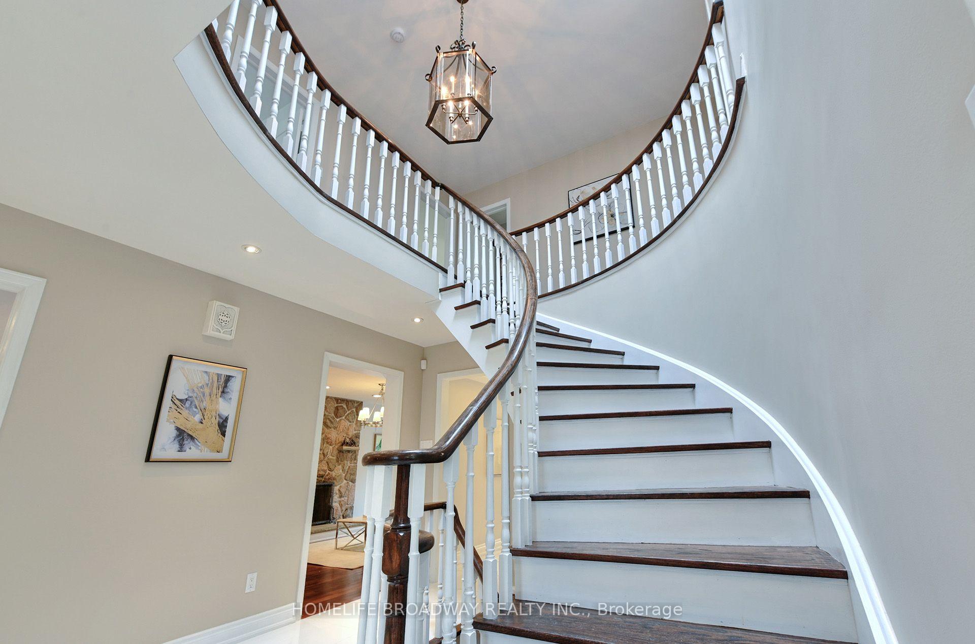 Photo 5 of 30 Gossamer Avenue, North York, Newtonbrook East — HOMEH