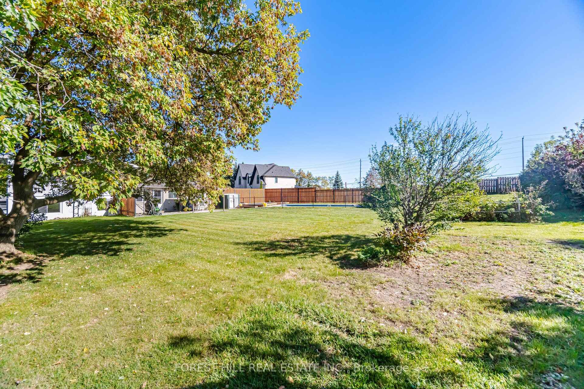 Photo 24 of 33 Rice Drive, King, Schomberg — HOMEH