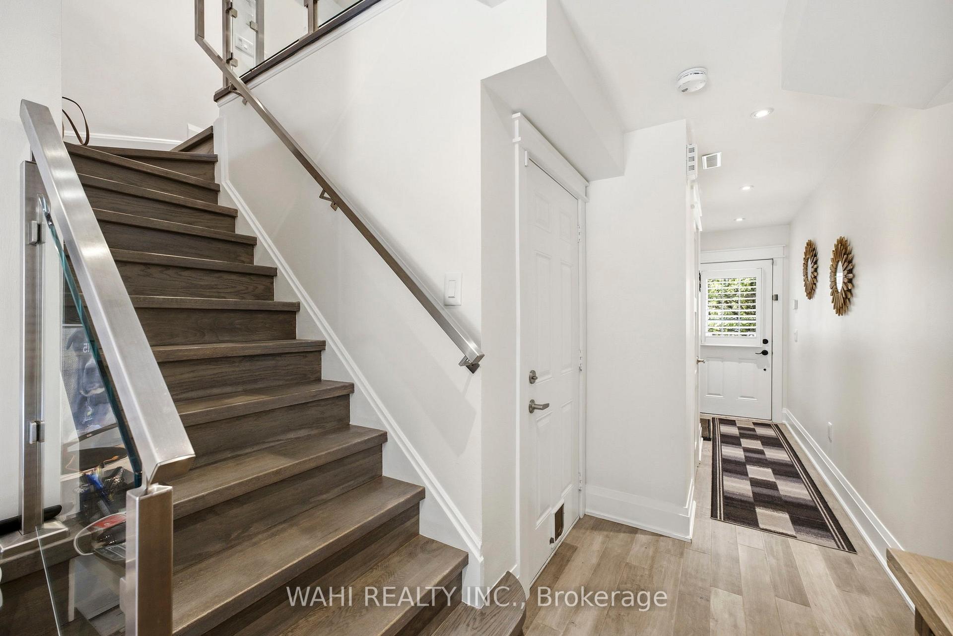 Photo 7 of 13 Rock Haven Lane, Brampton, Downtown Brampton — HOMEH