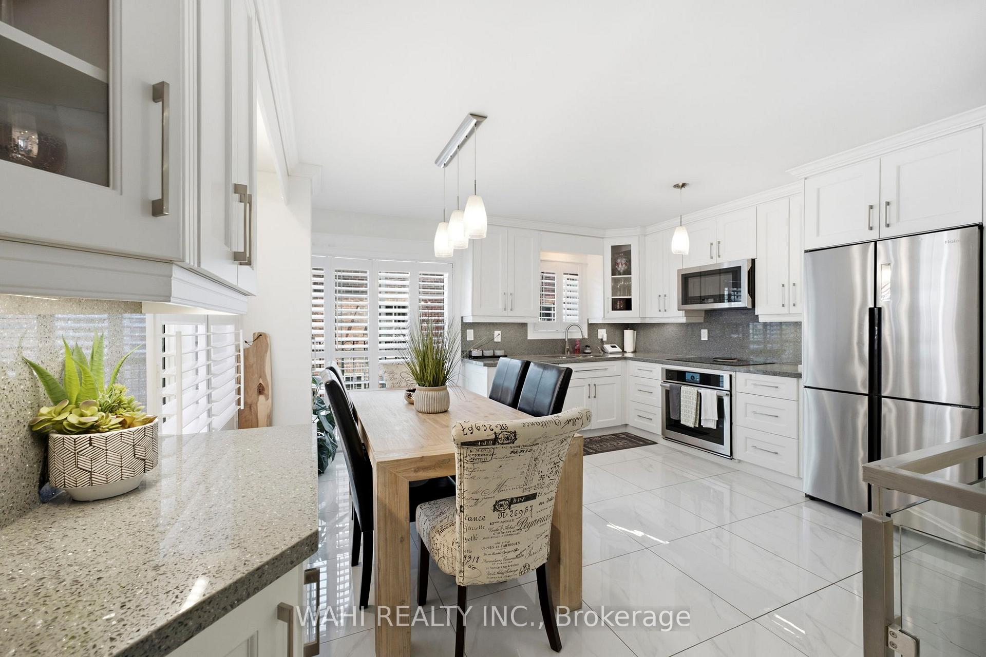 Photo 10 of 13 Rock Haven Lane, Brampton, Downtown Brampton — HOMEH
