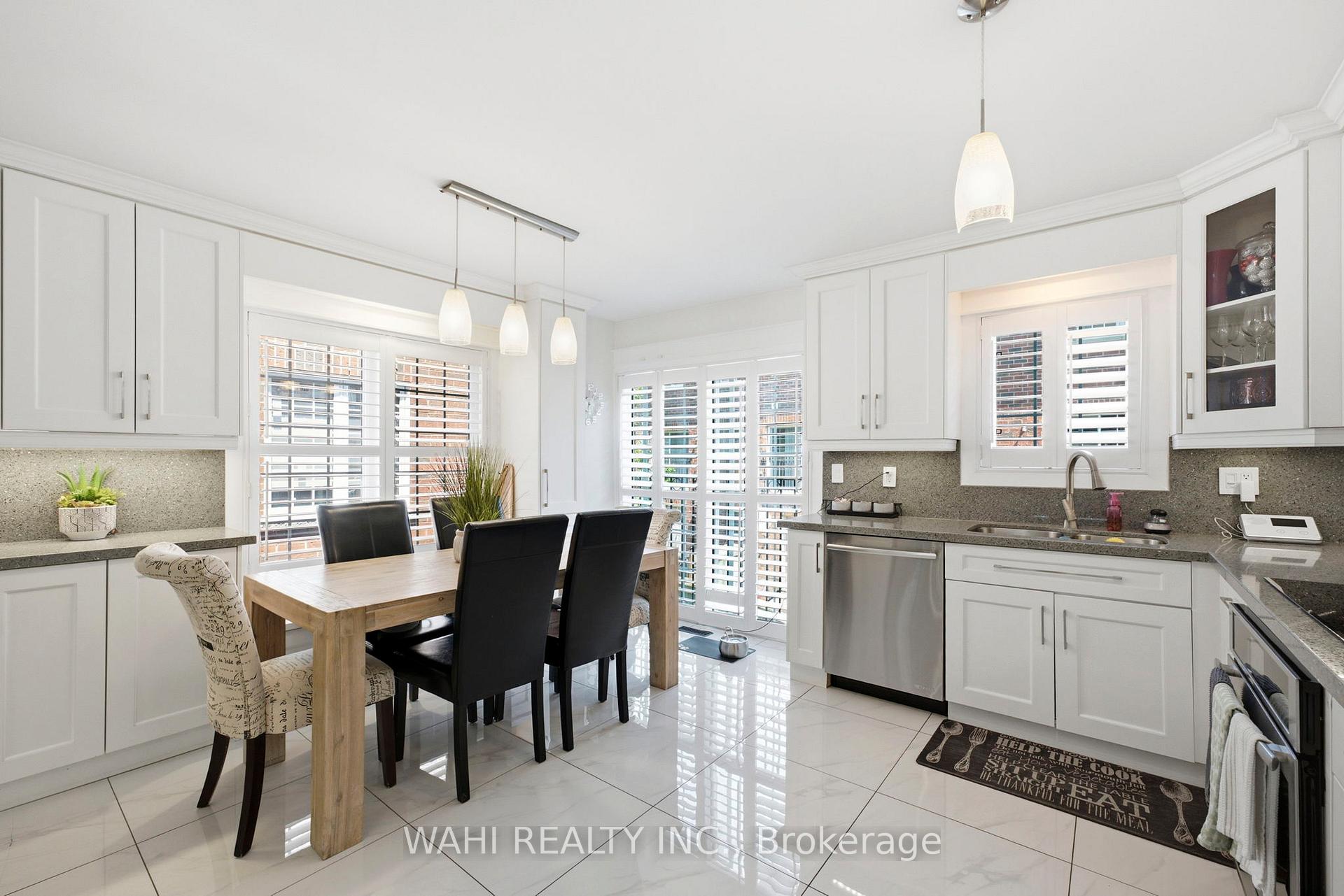 Photo 11 of 13 Rock Haven Lane, Brampton, Downtown Brampton — HOMEH