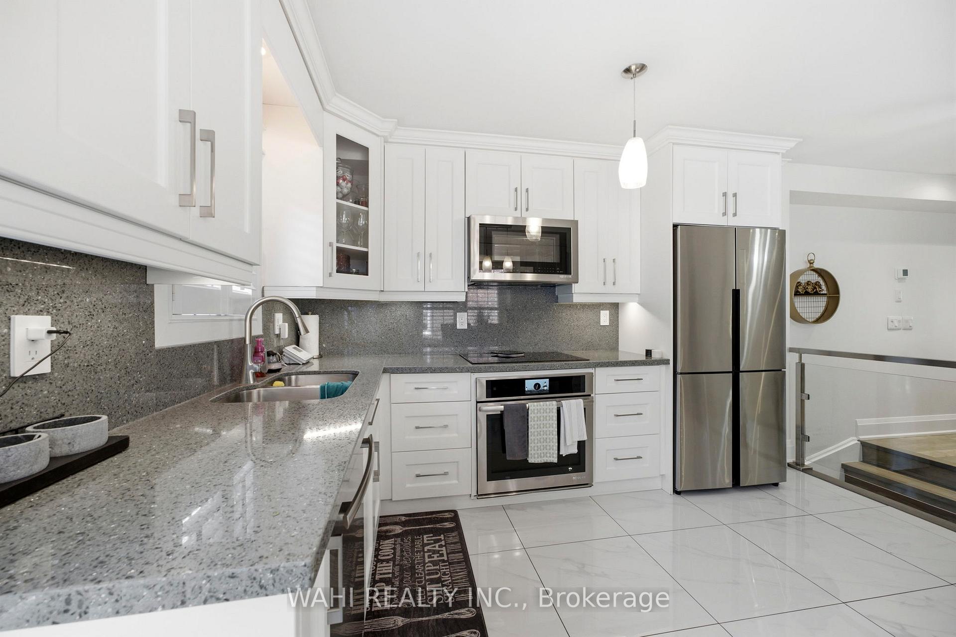 Photo 12 of 13 Rock Haven Lane, Brampton, Downtown Brampton — HOMEH
