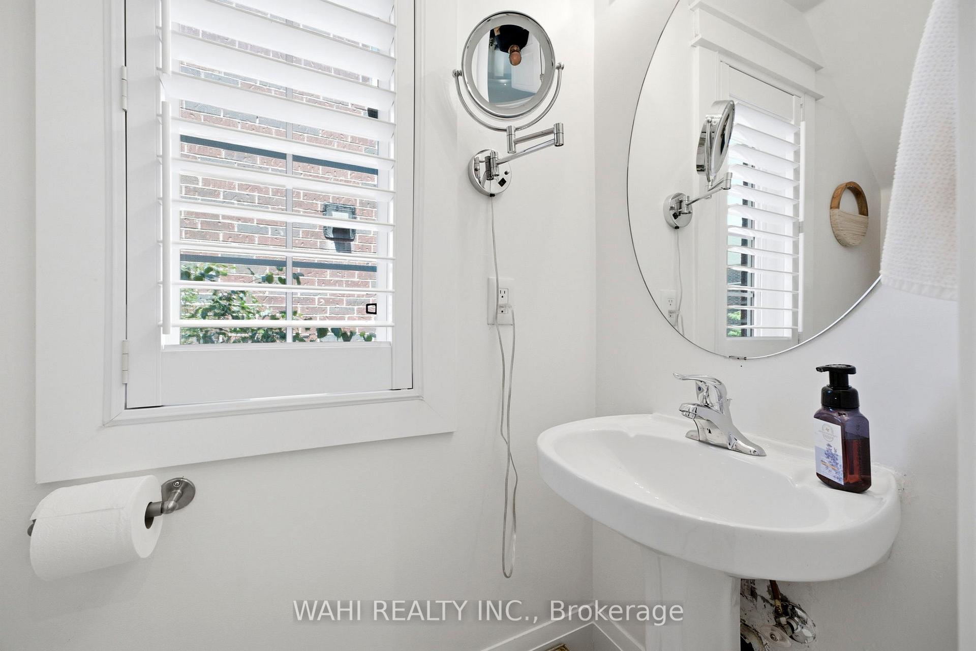 Photo 27 of 13 Rock Haven Lane, Brampton, Downtown Brampton — HOMEH