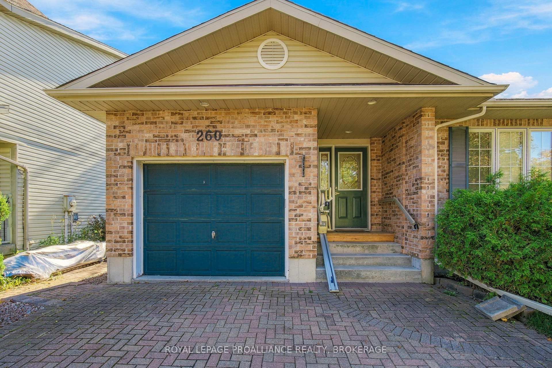 Photo 2 of 260 Beley Street, Brockville, Brockville — HOMEH
