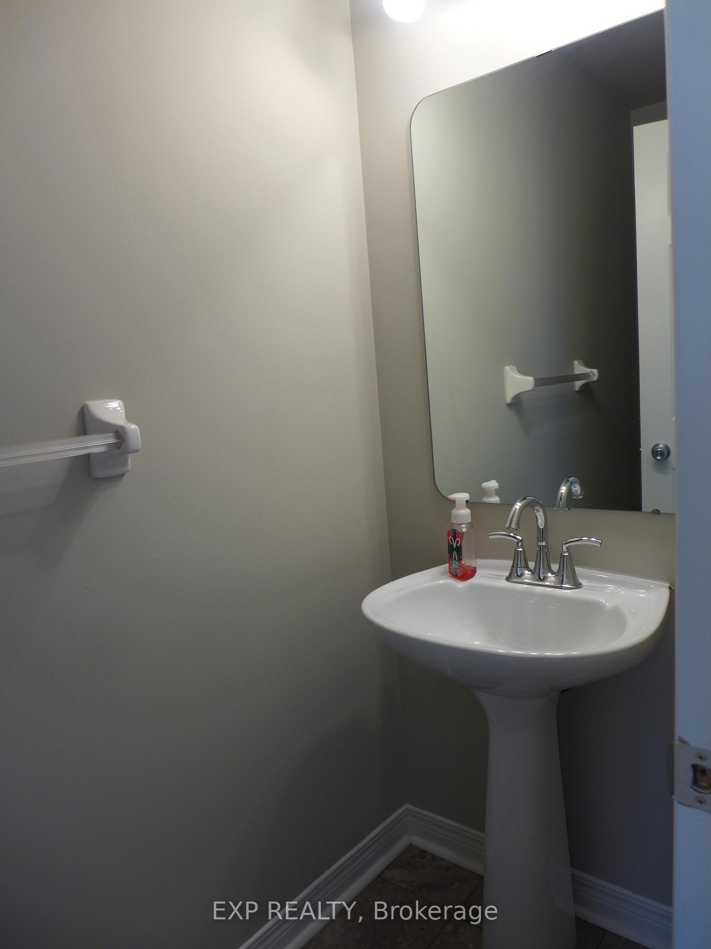 Photo 7 of 117 Thornbury Crescent, Ottawa, Centrepointe — HOMEH