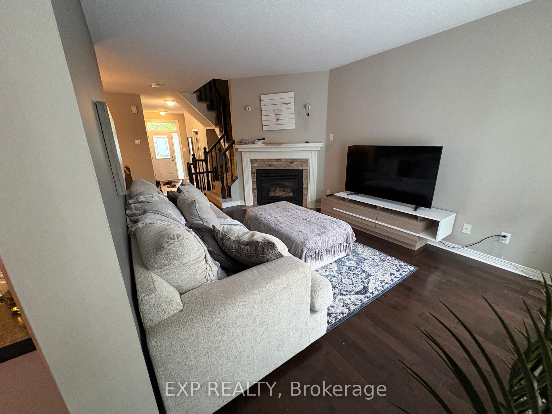 Photo 11 of 117 Thornbury Crescent, Ottawa, Centrepointe — HOMEH