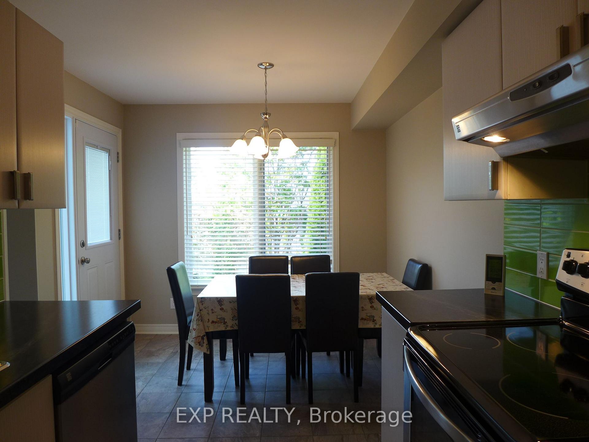 Photo 14 of 117 Thornbury Crescent, Ottawa, Centrepointe — HOMEH