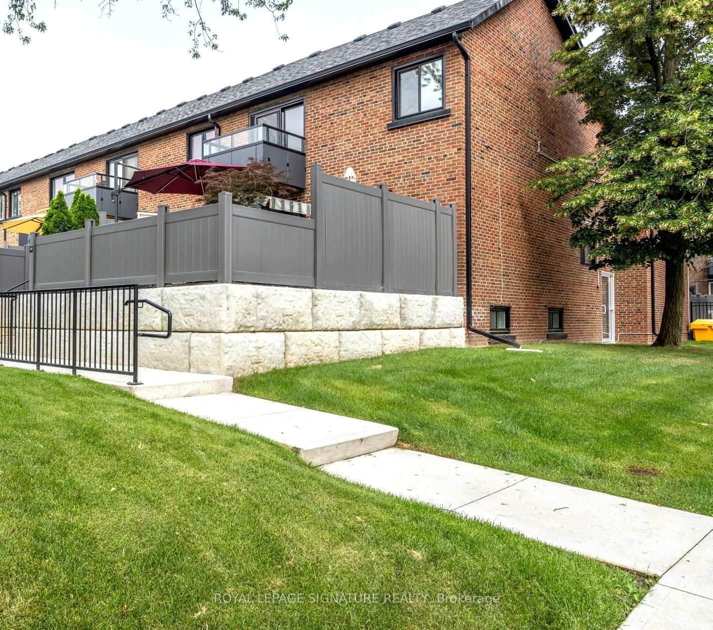 Photo 7 of Unit 44, 51 Broadfield Drive, Etobicoke, Markland Wood — HOMEH