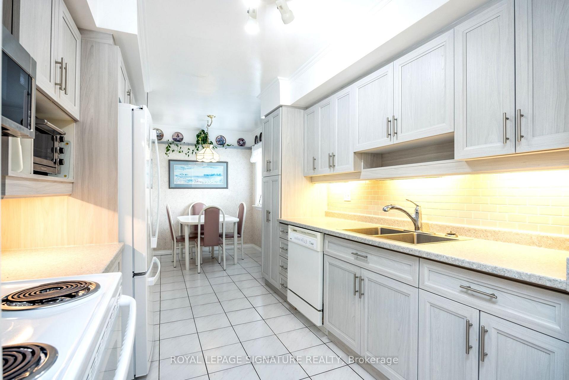 Photo 26 of Unit 44, 51 Broadfield Drive, Etobicoke, Markland Wood — HOMEH