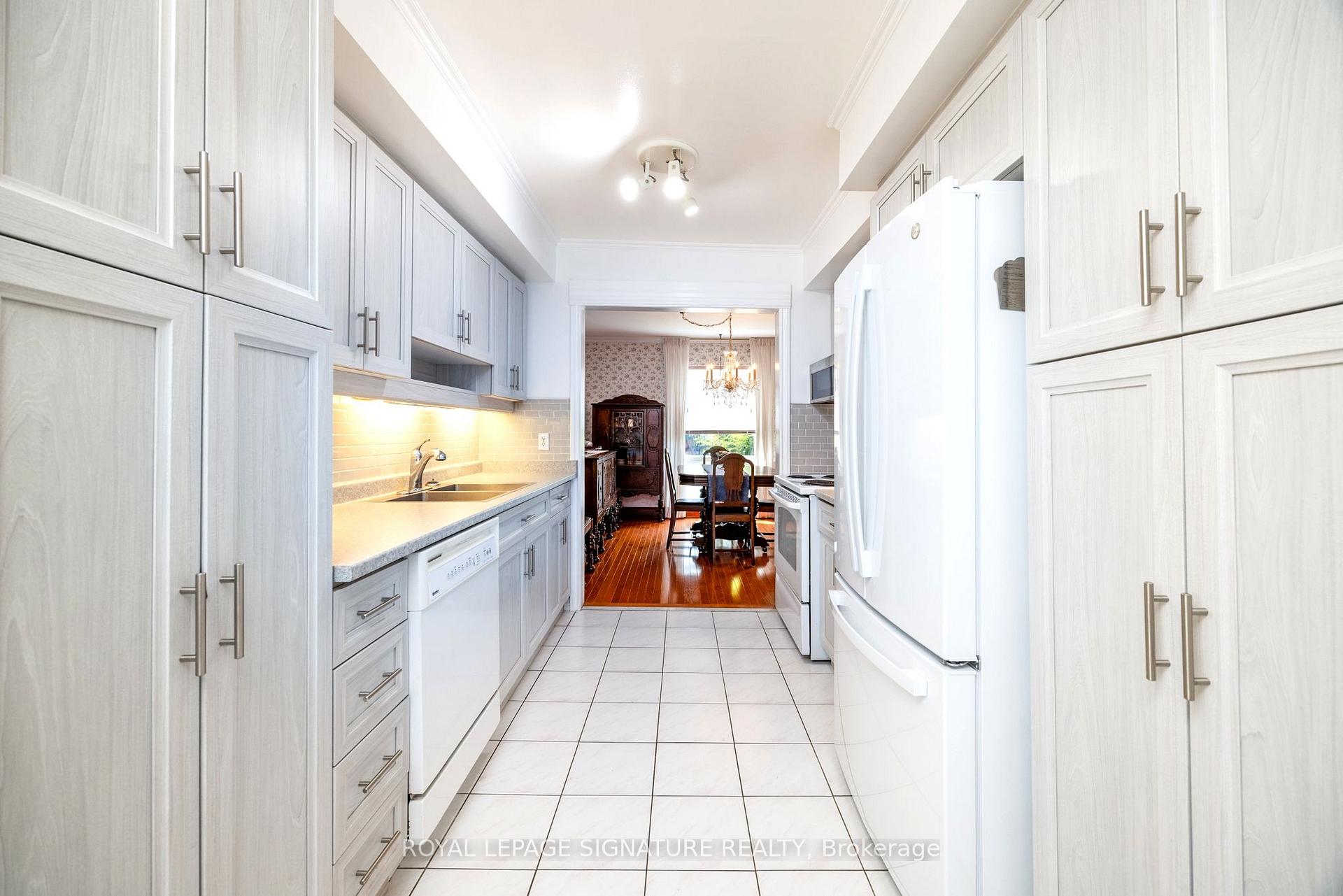 Photo 28 of Unit 44, 51 Broadfield Drive, Etobicoke, Markland Wood — HOMEH