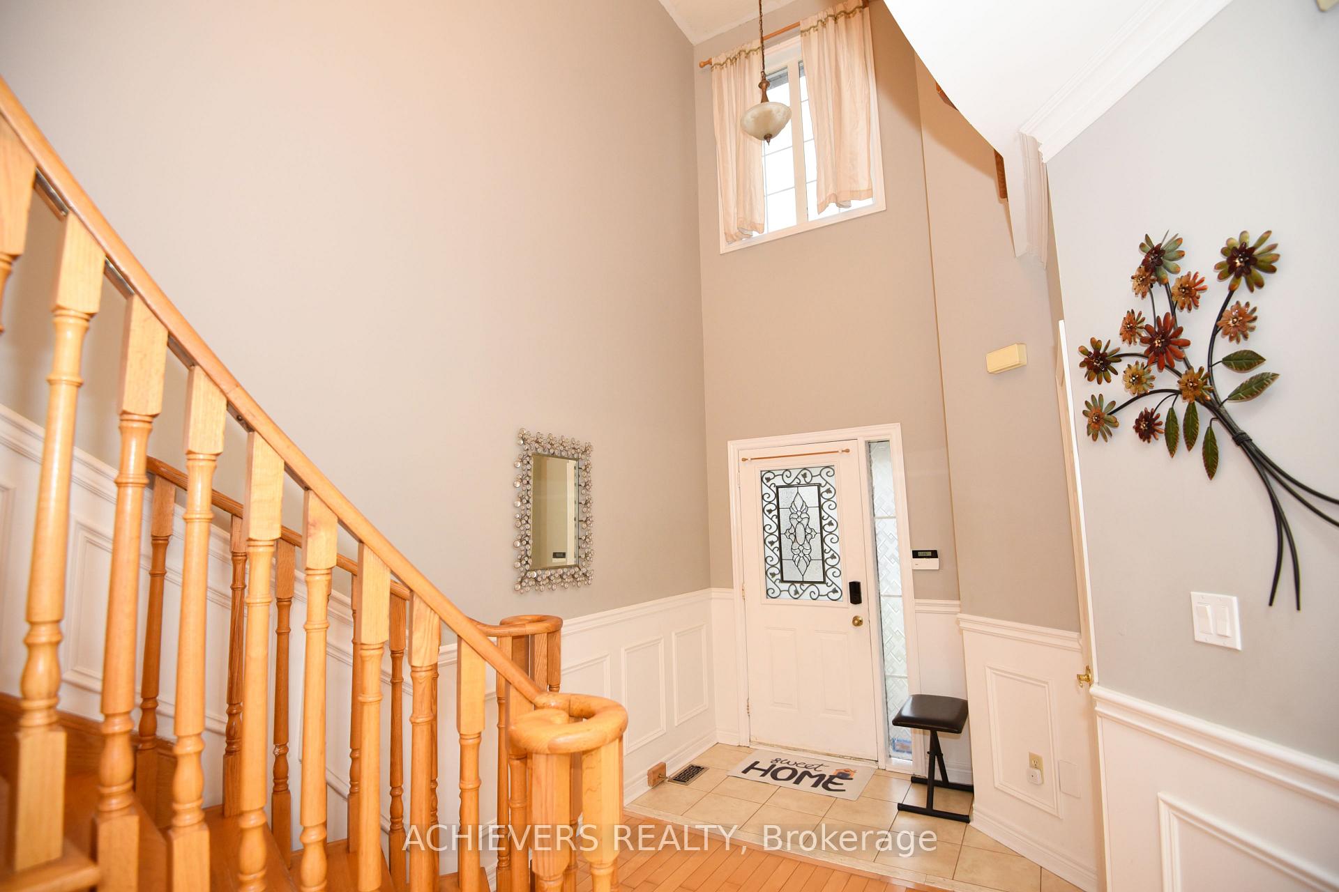 Photo 5 of 521 Navigator Drive, Mississauga, Meadowvale Village — HOMEH