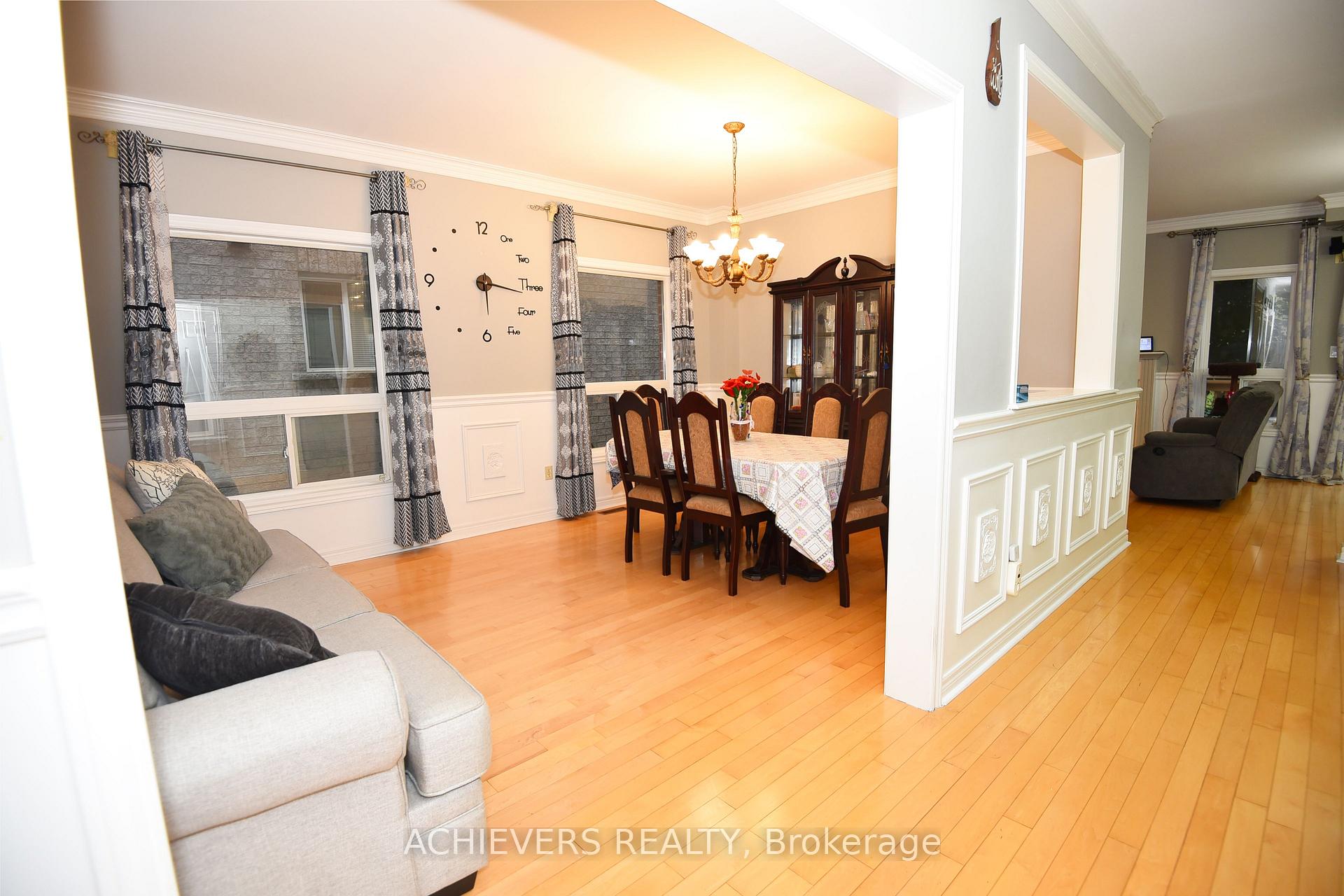 Photo 6 of 521 Navigator Drive, Mississauga, Meadowvale Village — HOMEH