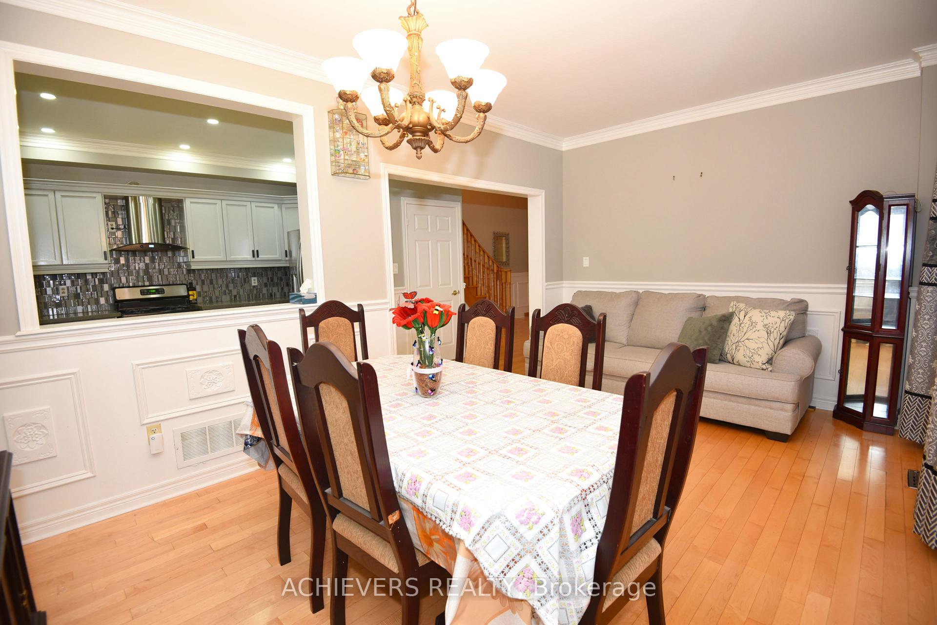 Photo 7 of 521 Navigator Drive, Mississauga, Meadowvale Village — HOMEH