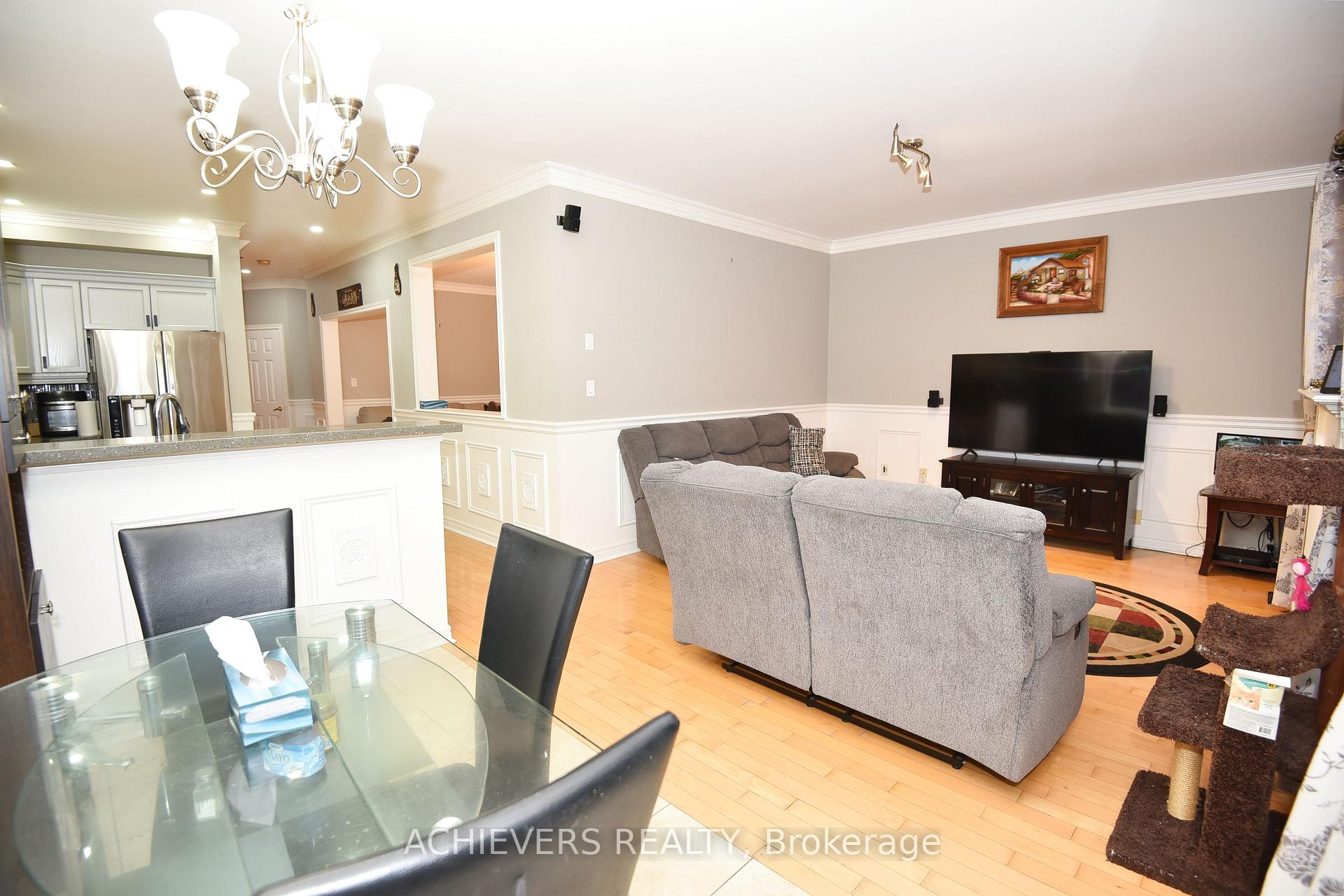 Photo 12 of 521 Navigator Drive, Mississauga, Meadowvale Village — HOMEH