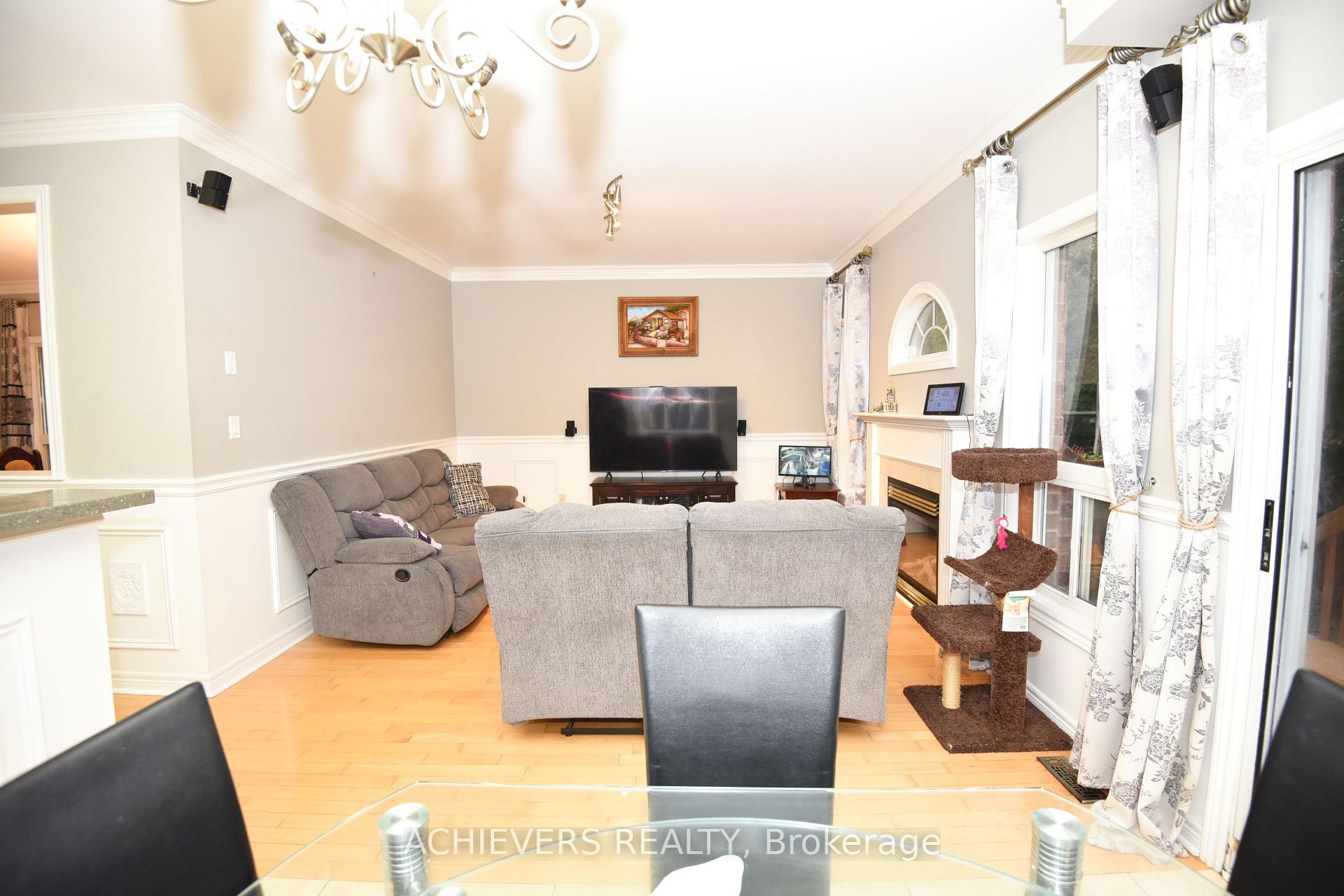 Photo 13 of 521 Navigator Drive, Mississauga, Meadowvale Village — HOMEH