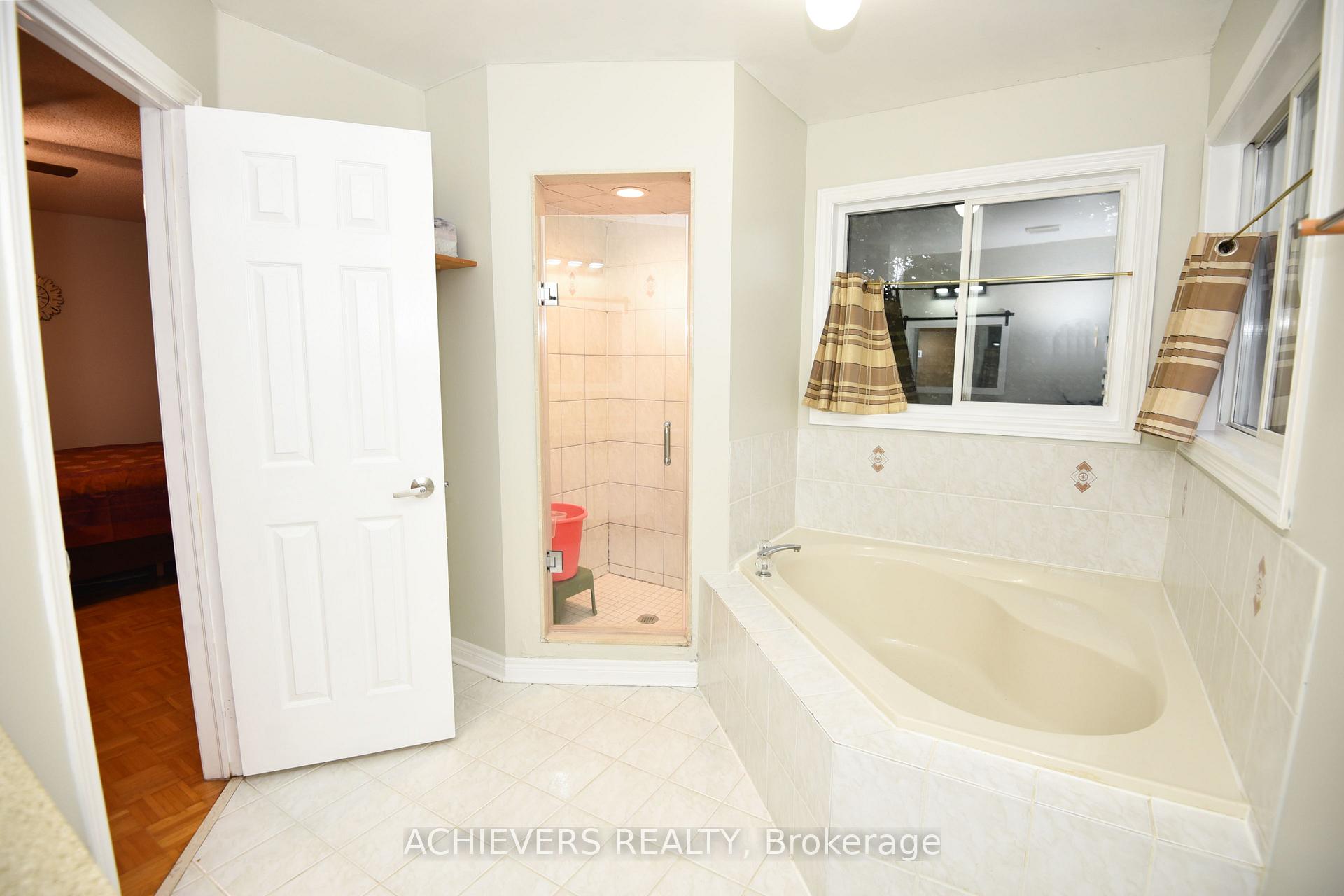 Photo 24 of 521 Navigator Drive, Mississauga, Meadowvale Village — HOMEH