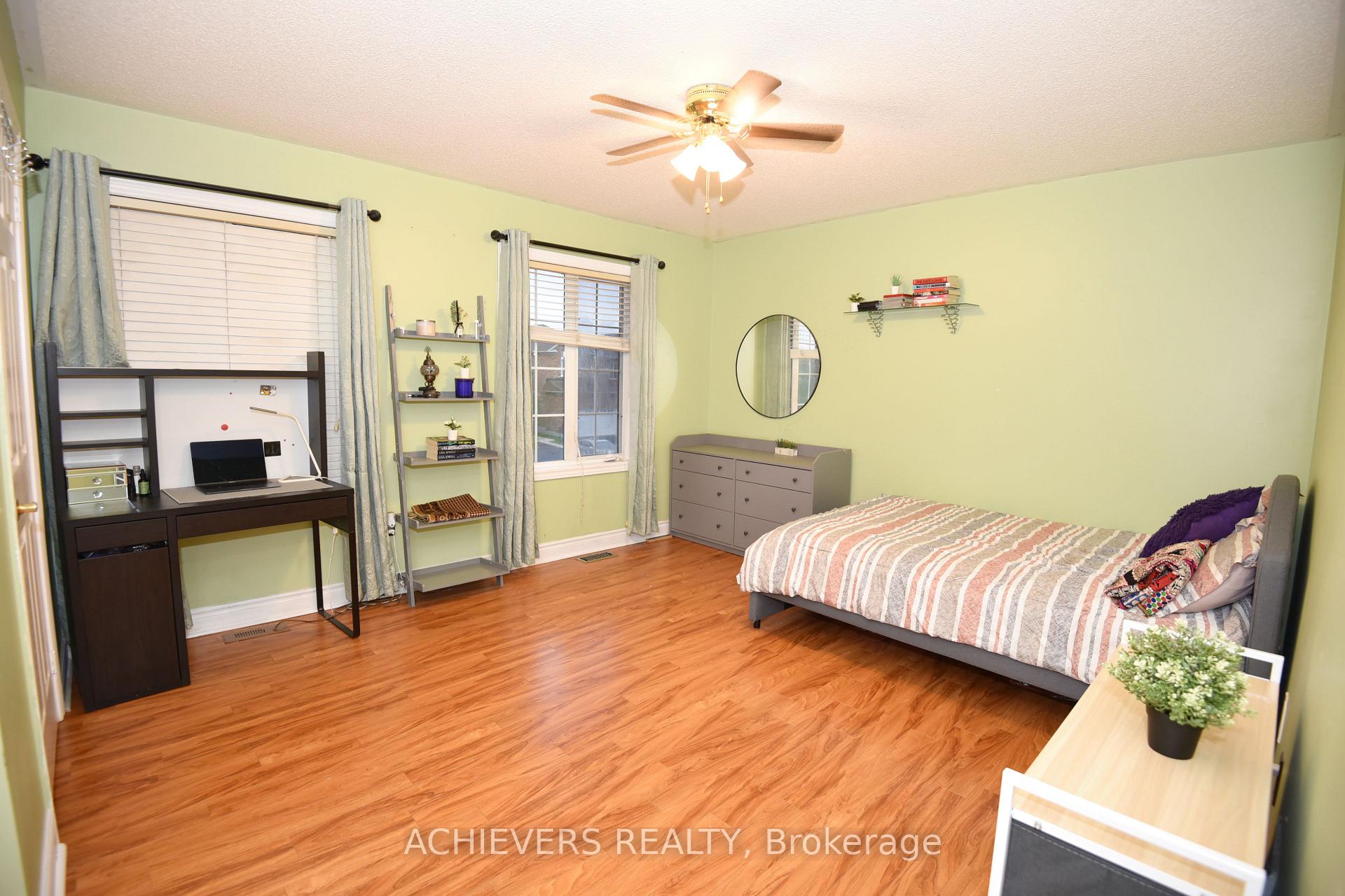Photo 32 of 521 Navigator Drive, Mississauga, Meadowvale Village — HOMEH