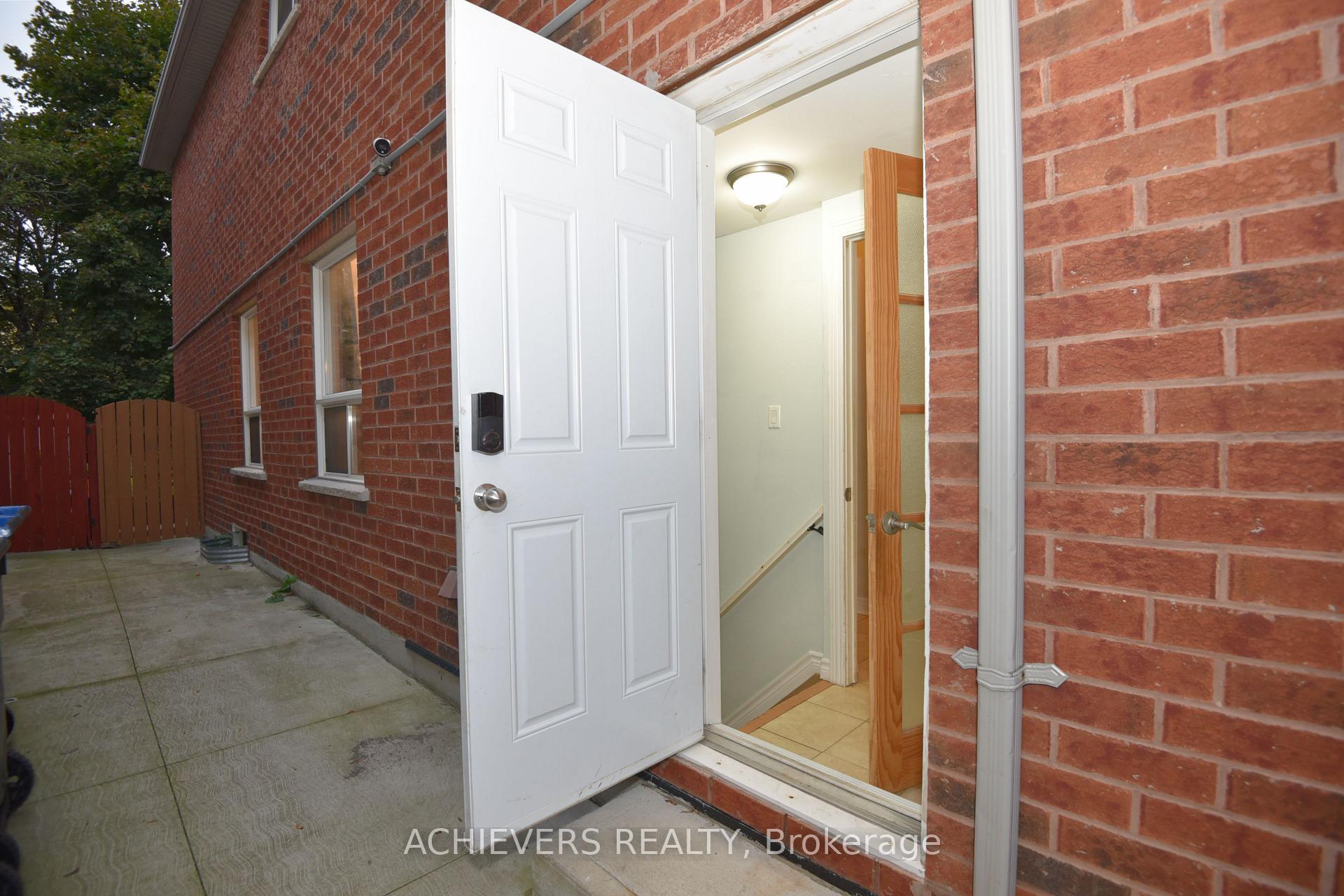 Photo 34 of 521 Navigator Drive, Mississauga, Meadowvale Village — HOMEH