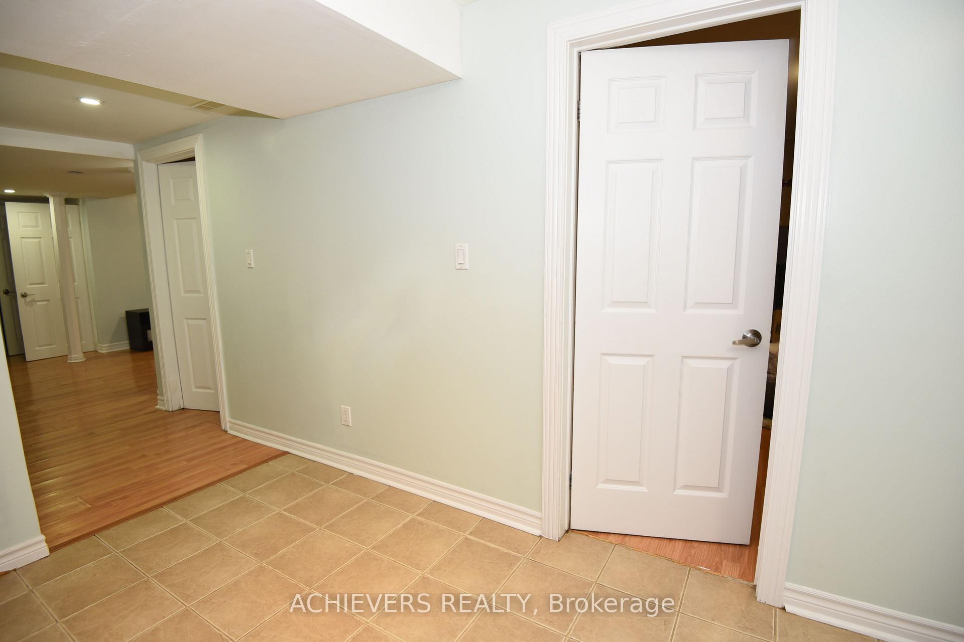 Photo 37 of 521 Navigator Drive, Mississauga, Meadowvale Village — HOMEH