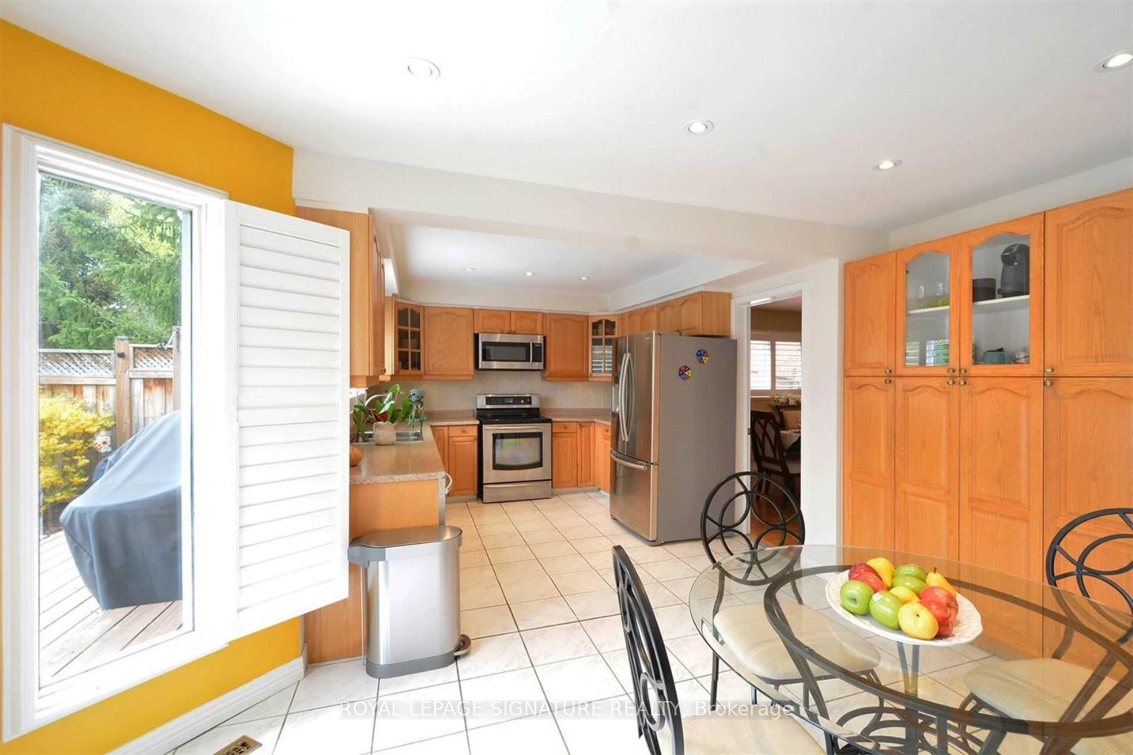Photo 11 of 1380 Windrush Drive, Oakville, Glen Abbey — HOMEH